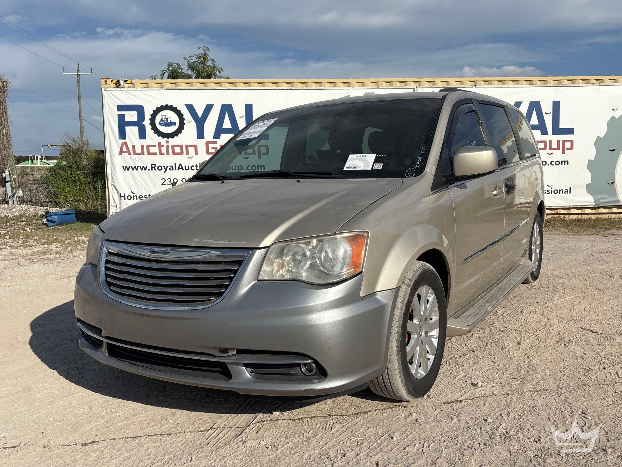 2013 Chrysler Town and Country Van