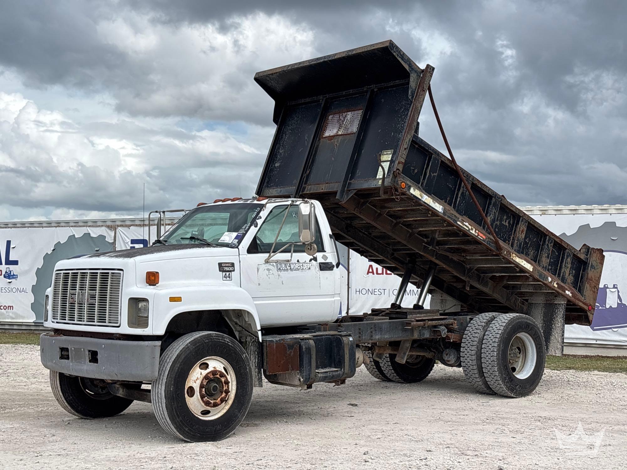 1999 GMC C7500 S/A Dump Truck