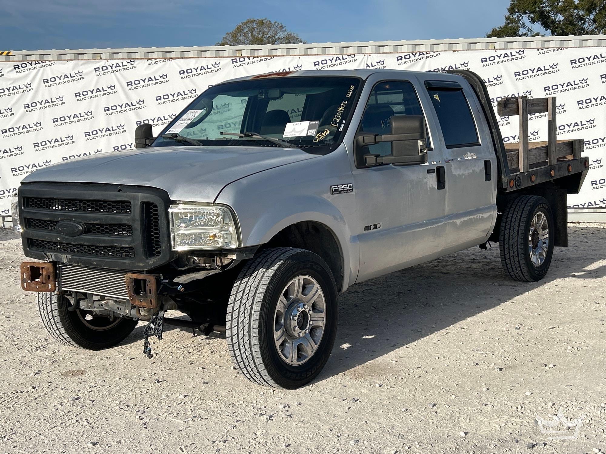 2007 Ford F-250 4x4 Crew Cab 7ft. Flatbed Truck