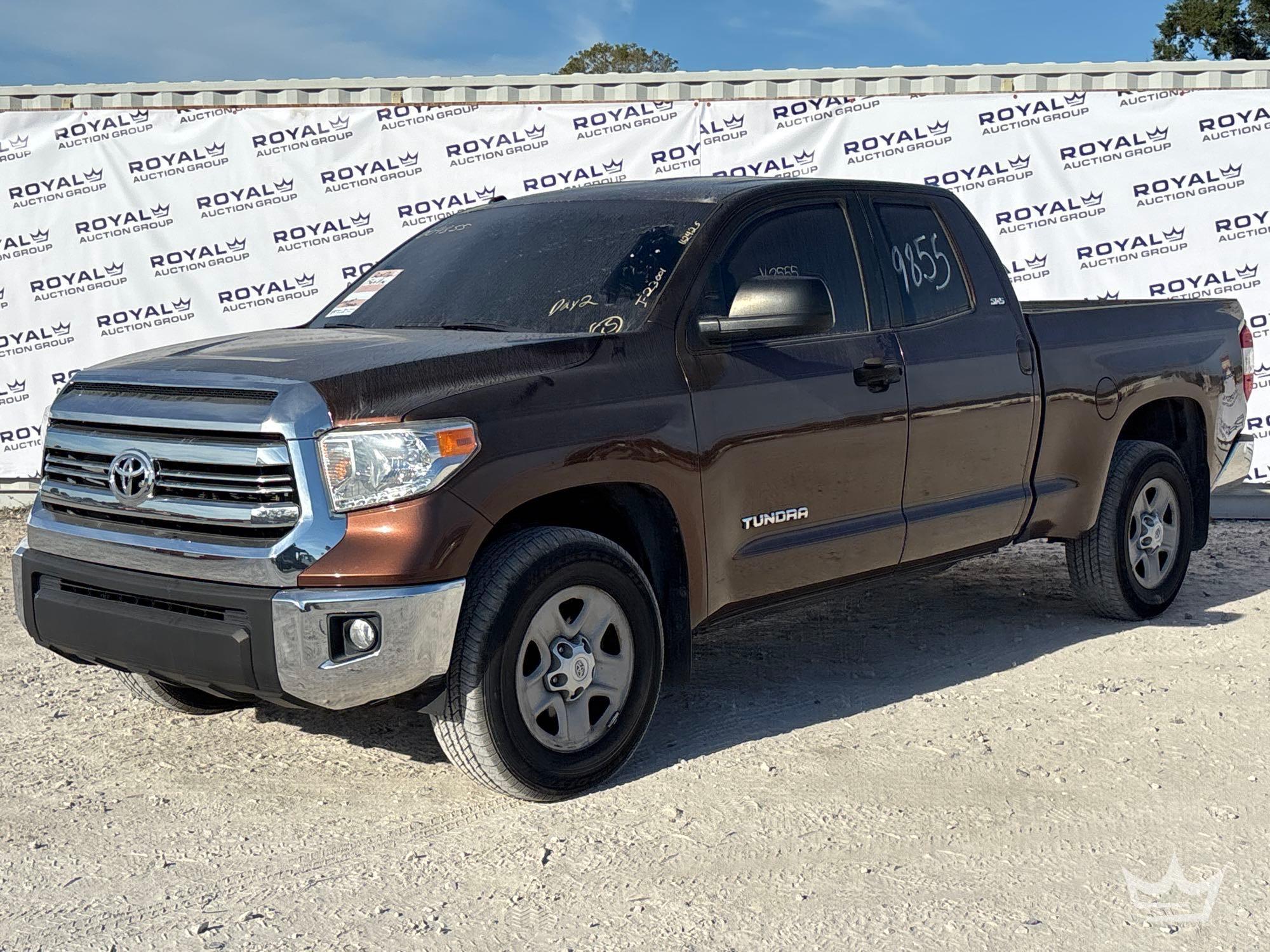 2017 Toyota Tundra SR5 Ext. Cab Pickup Truck