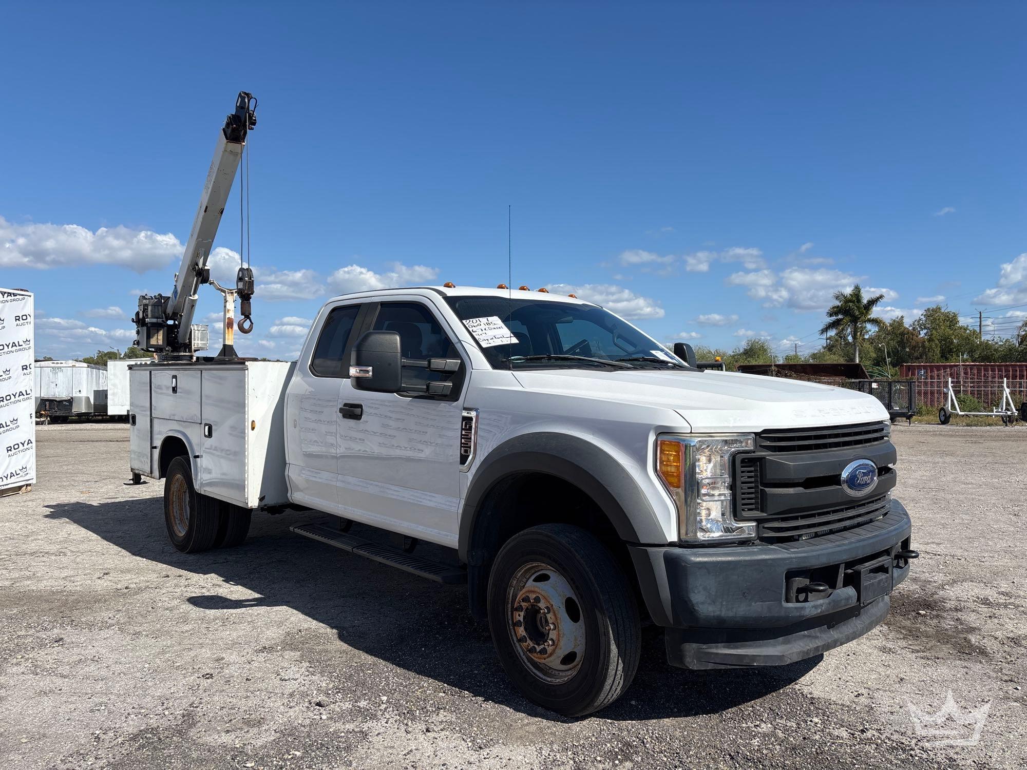 2017 Ford F-550 4x4 Ext. Cab Auto Crane 4004EH 2 Ton Crane Service Truck
