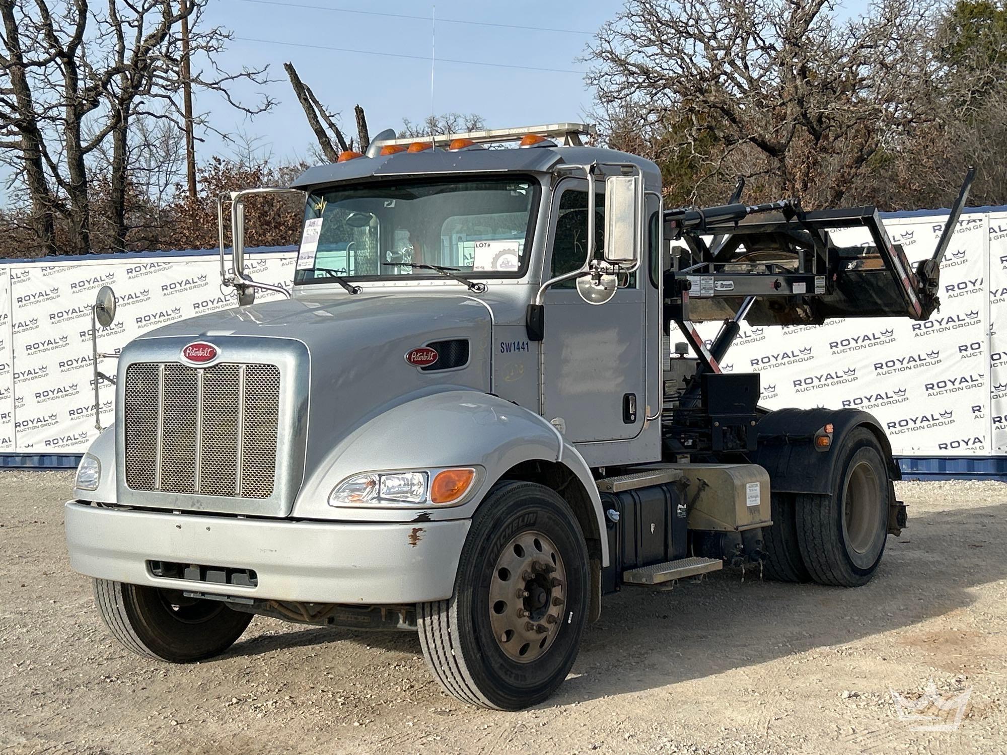 2015 Peterbilt 337