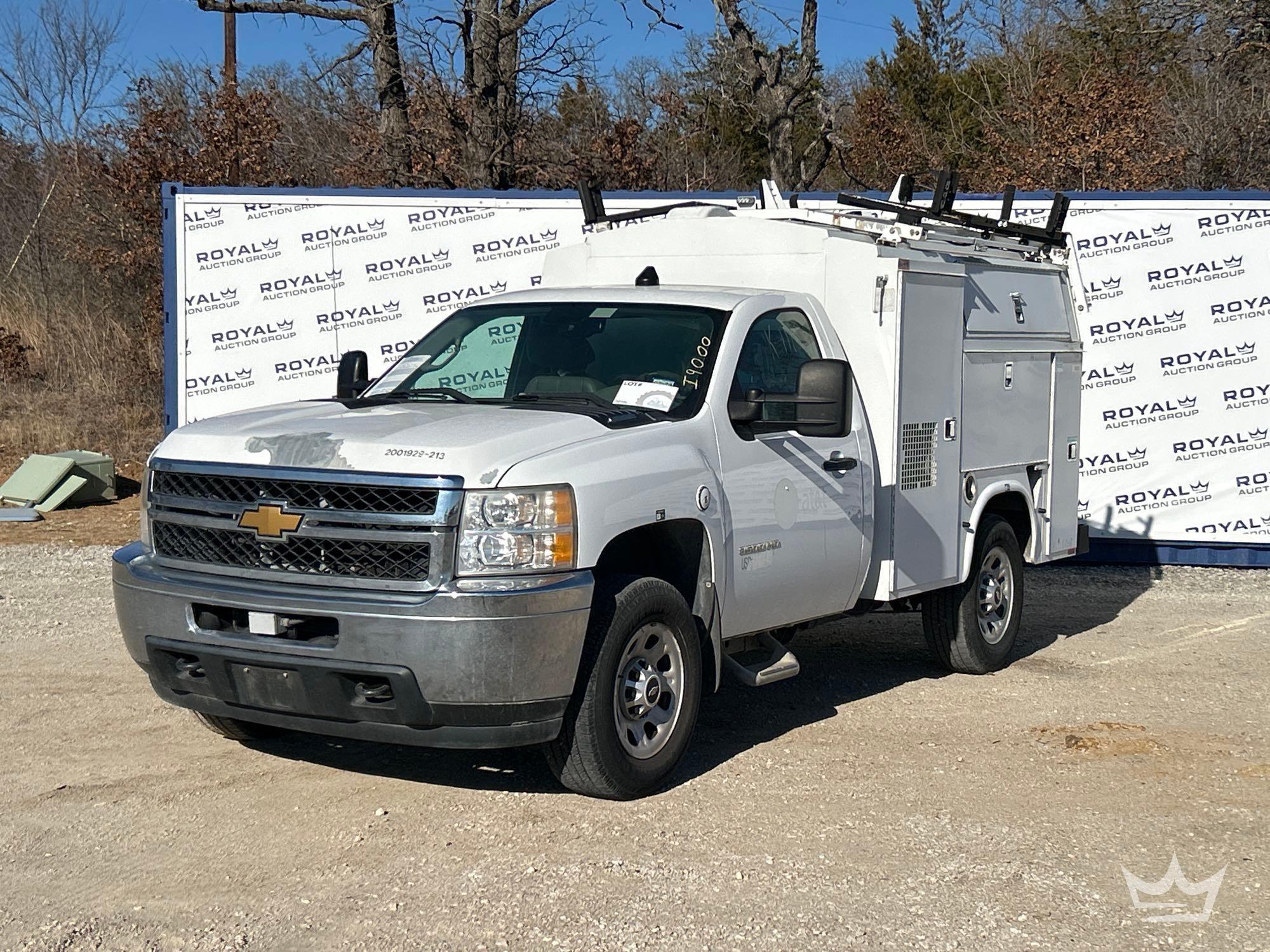 2013 Chevrolet Silverado 3500HD Enclosed Service Truck