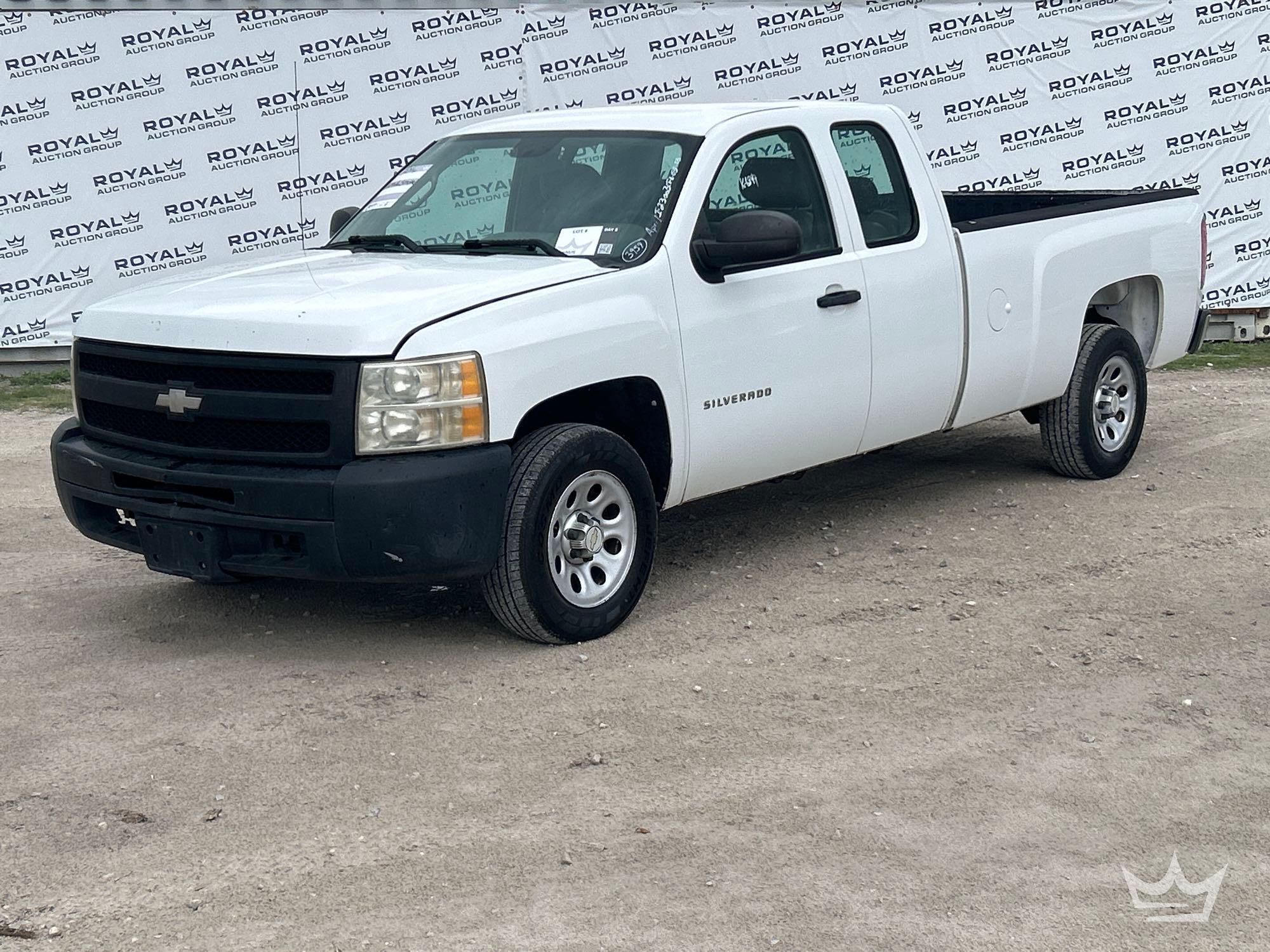 2011 Chevrolet Silverado 1500 Ext. Cab Pickup Truck