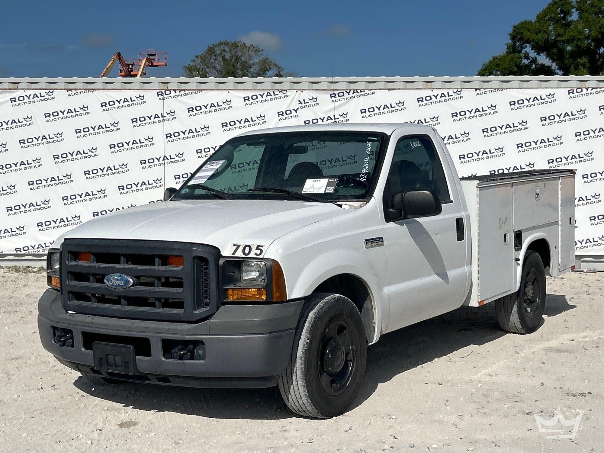 2006 Ford F-250 Knapheide Service Truck with Liftgate