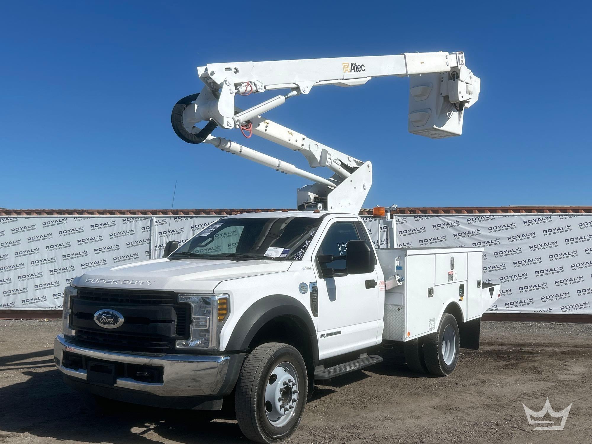 2017 Ford F-550 Altec AT40G 40ft. Insulated Bucket Truck