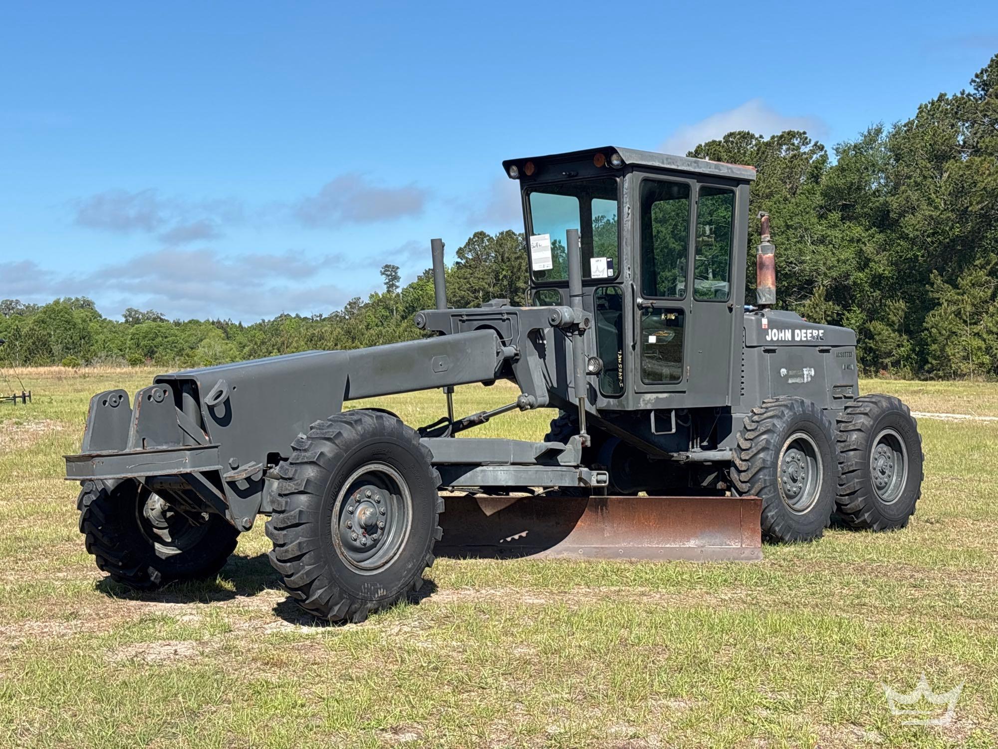 Photo of a 1986 John Deere 570A