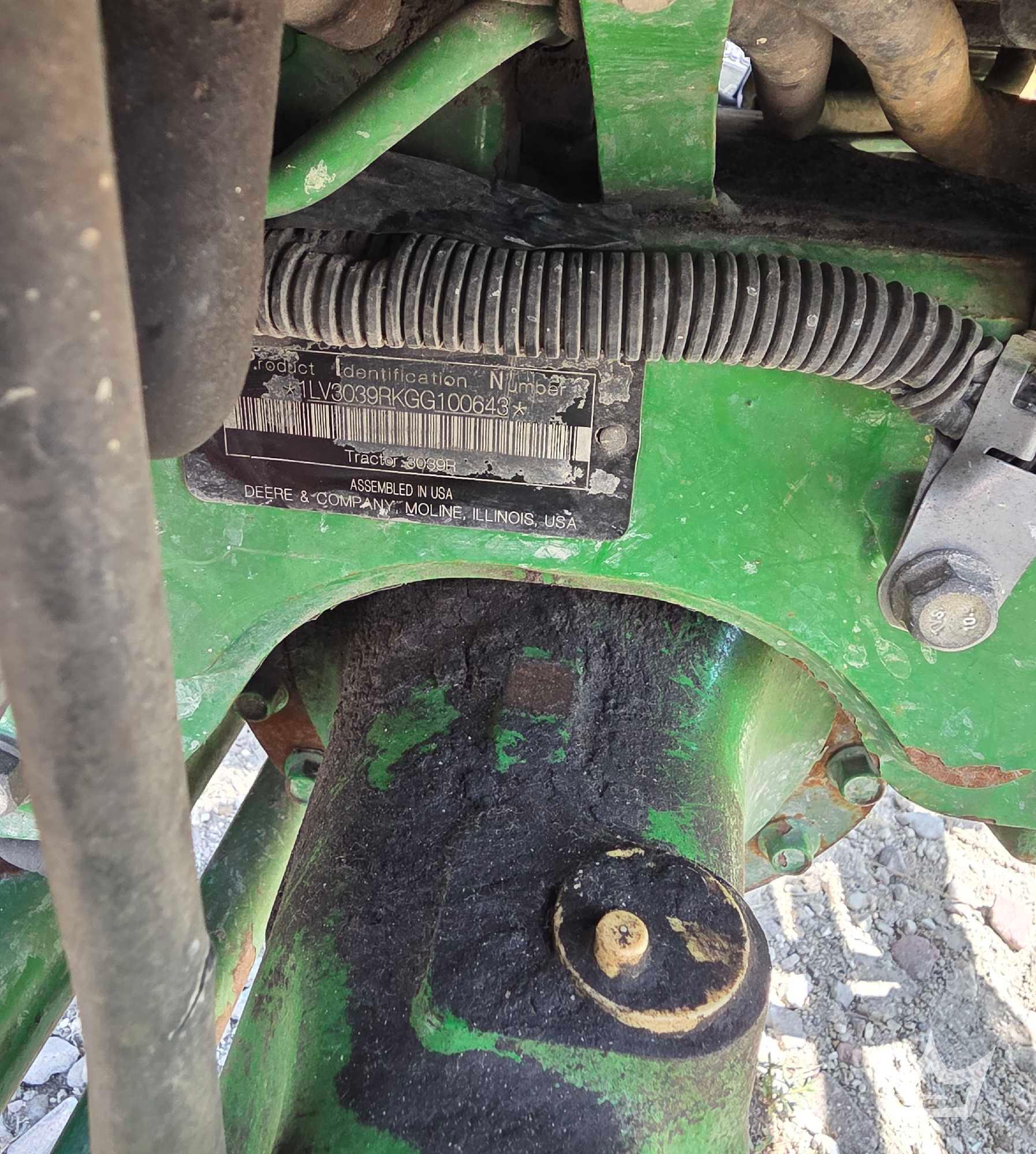 Photo of a 2016 John Deere 3039R