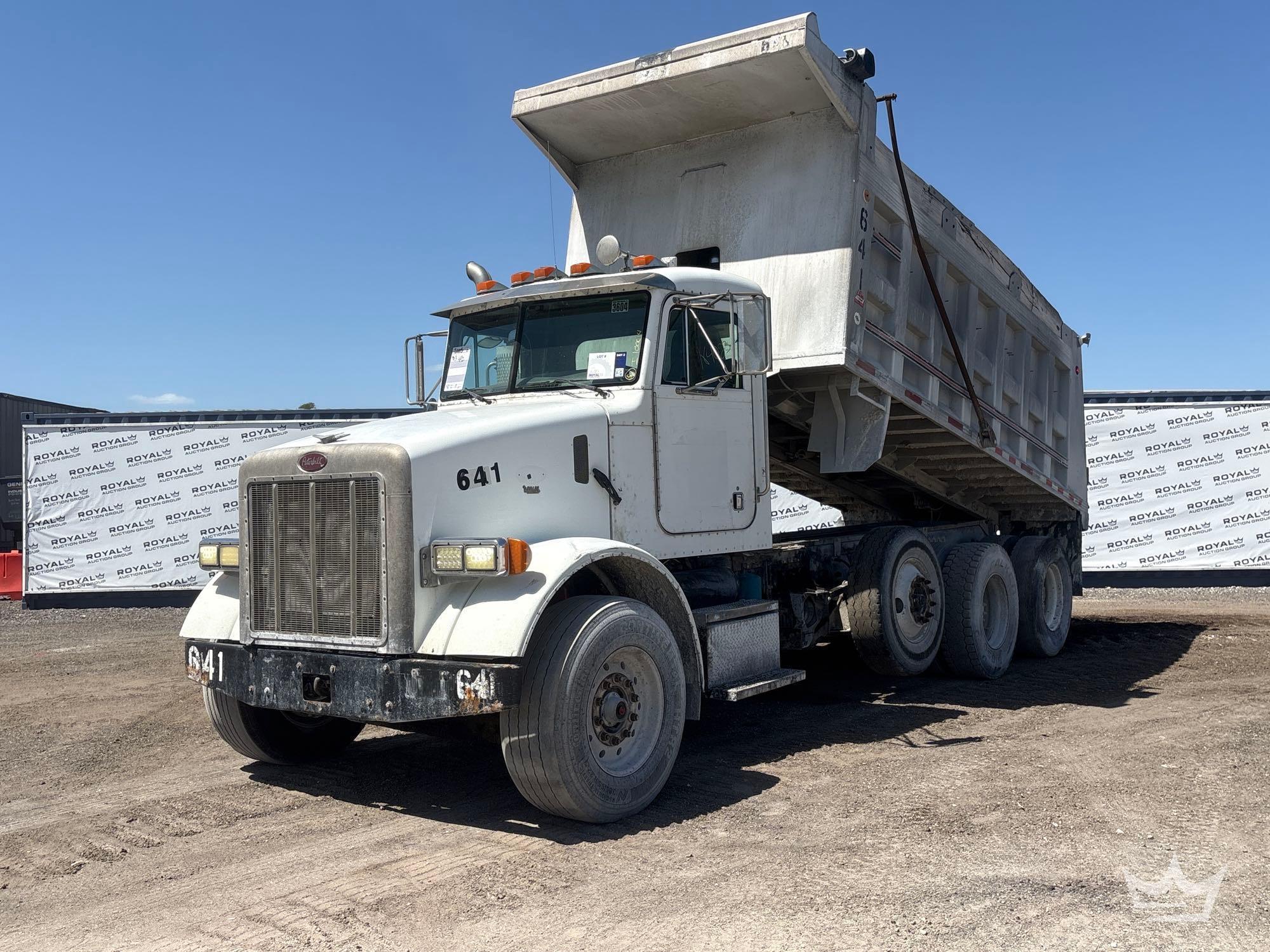 Photo of a 2005 Peterbilt 357