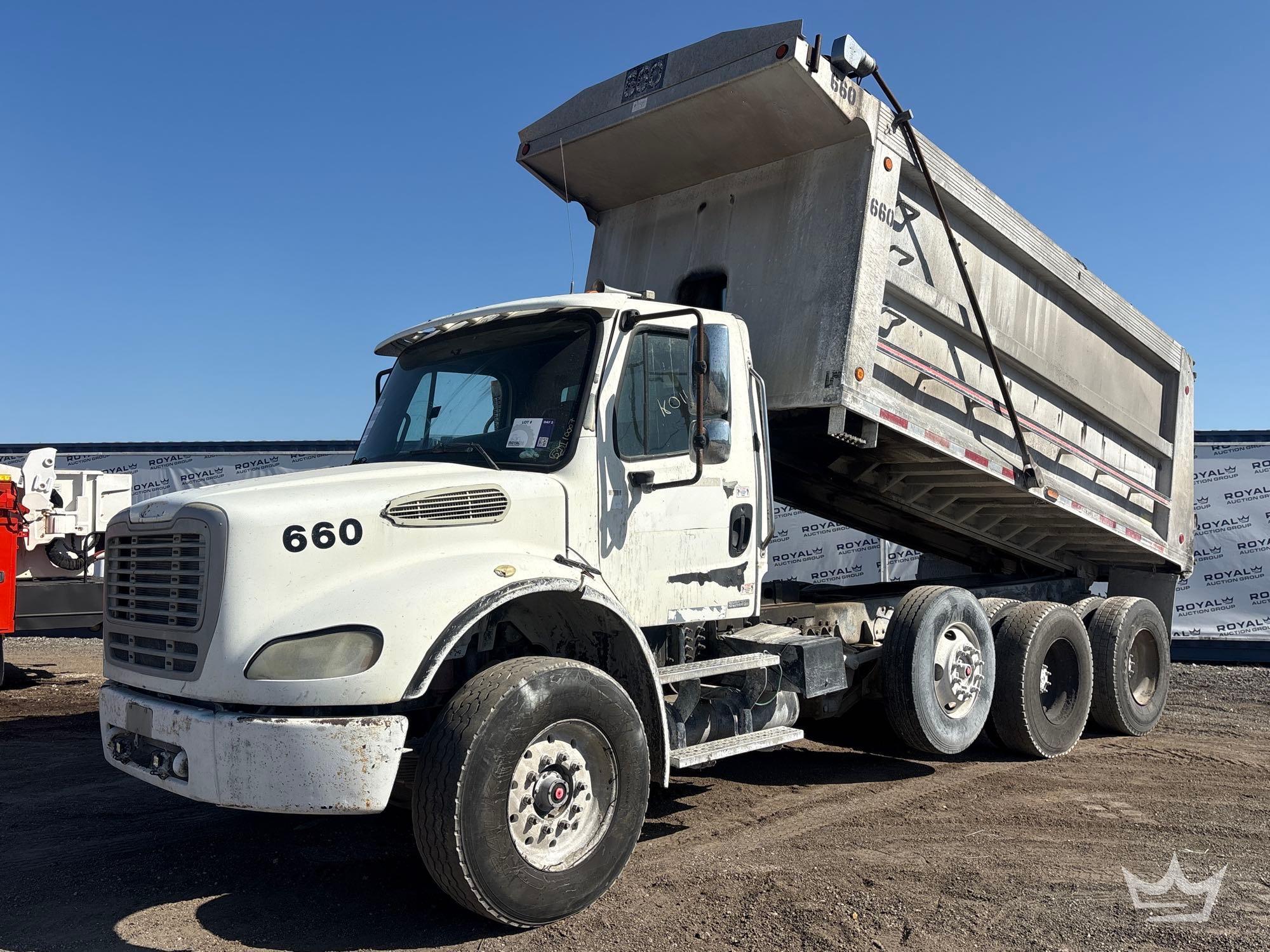 Photo of a 2007 Freightliner M2112
