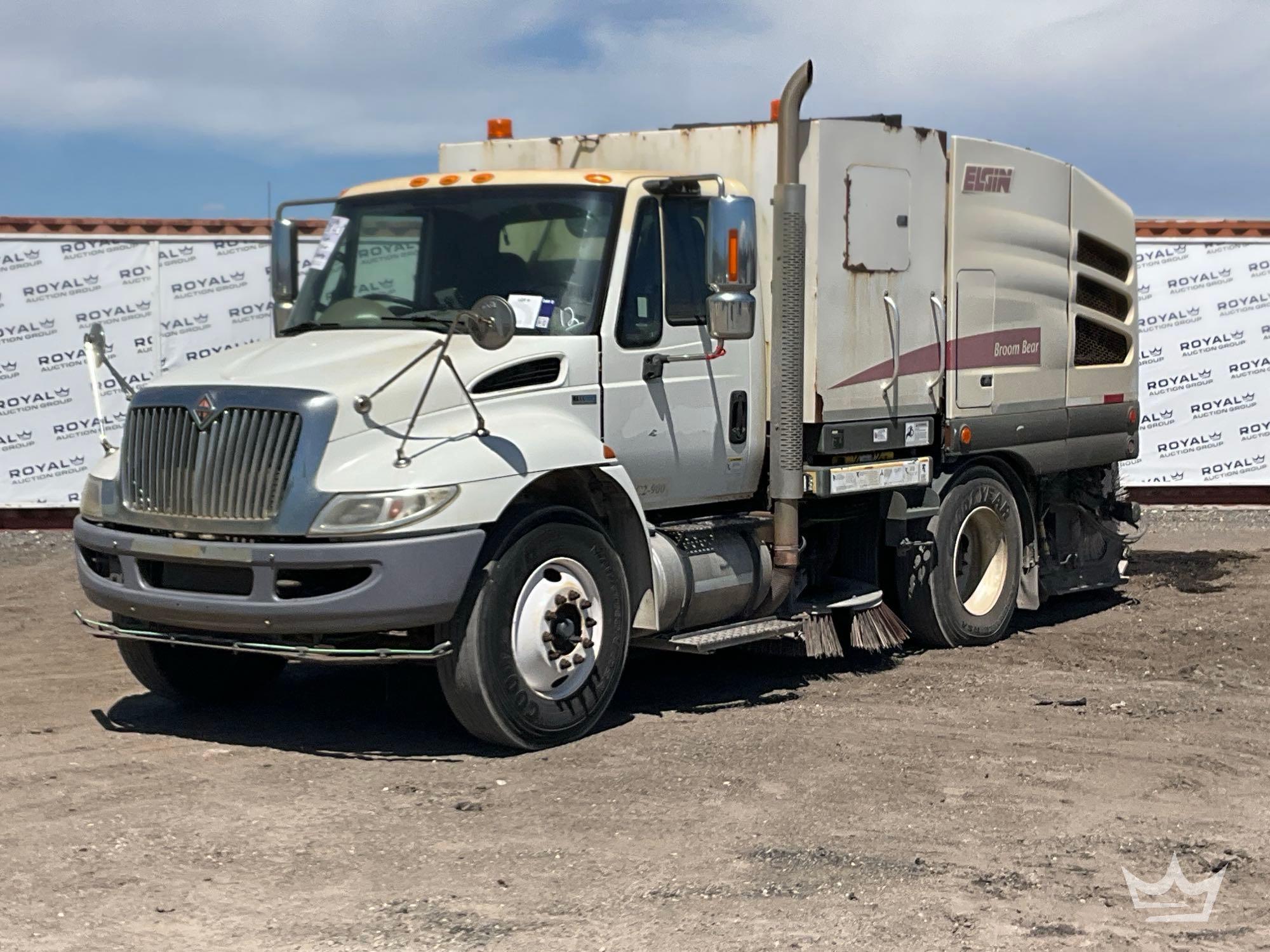 Photo of a 2015 International DuraStar 4300