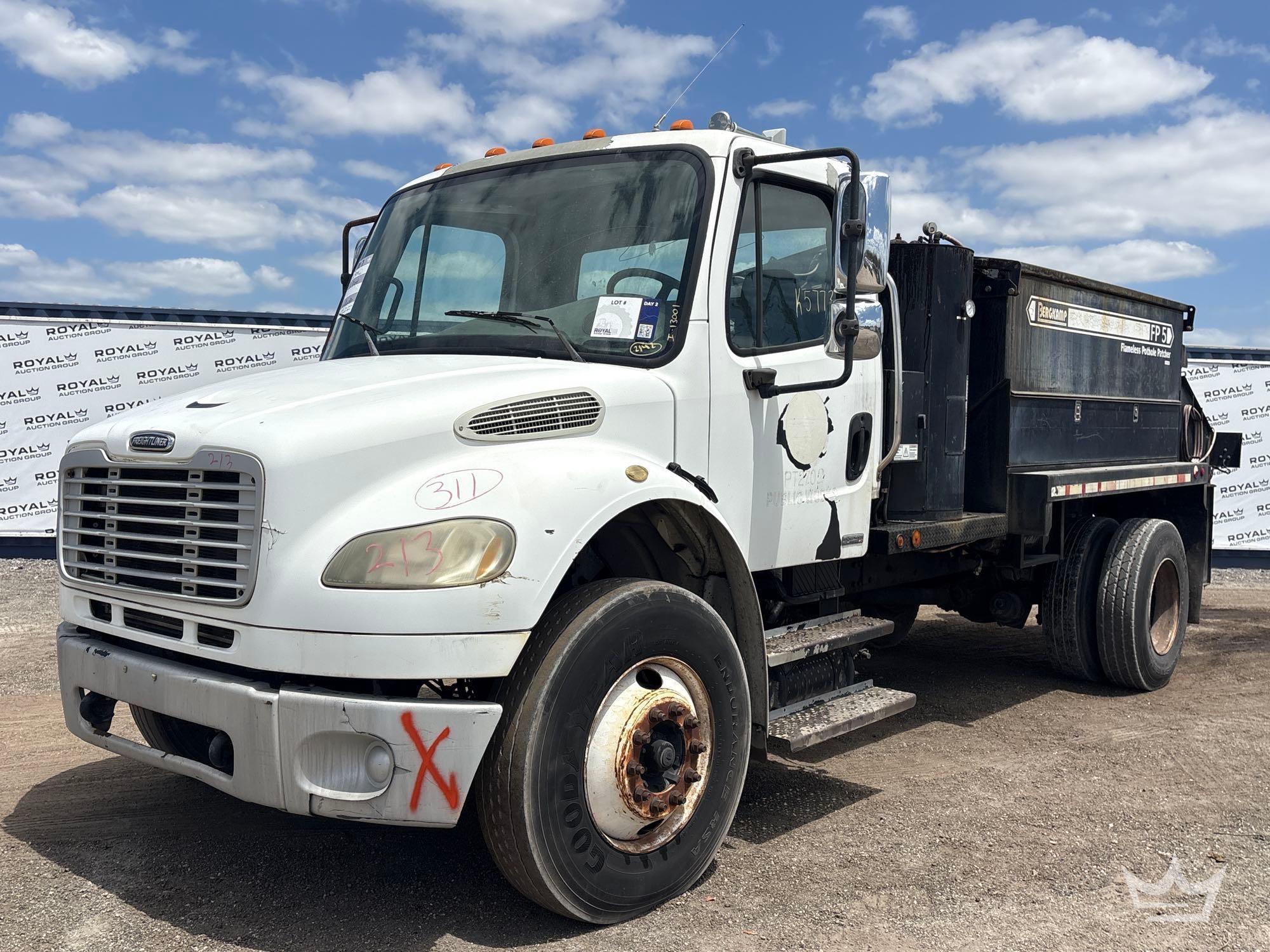 Photo of a 2007 Freightliner M2 106