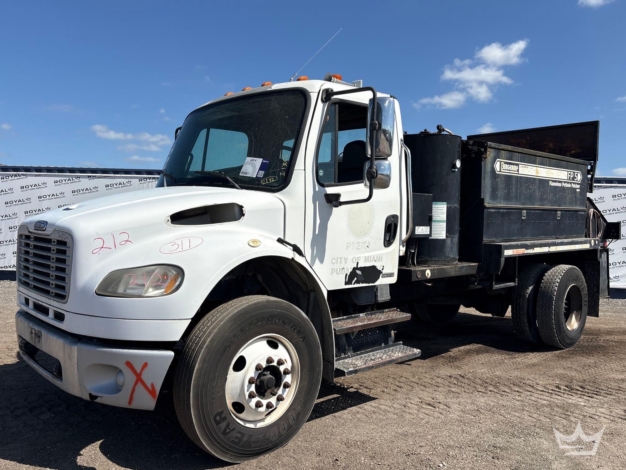 Photo of a 2007 Freightliner M2 106