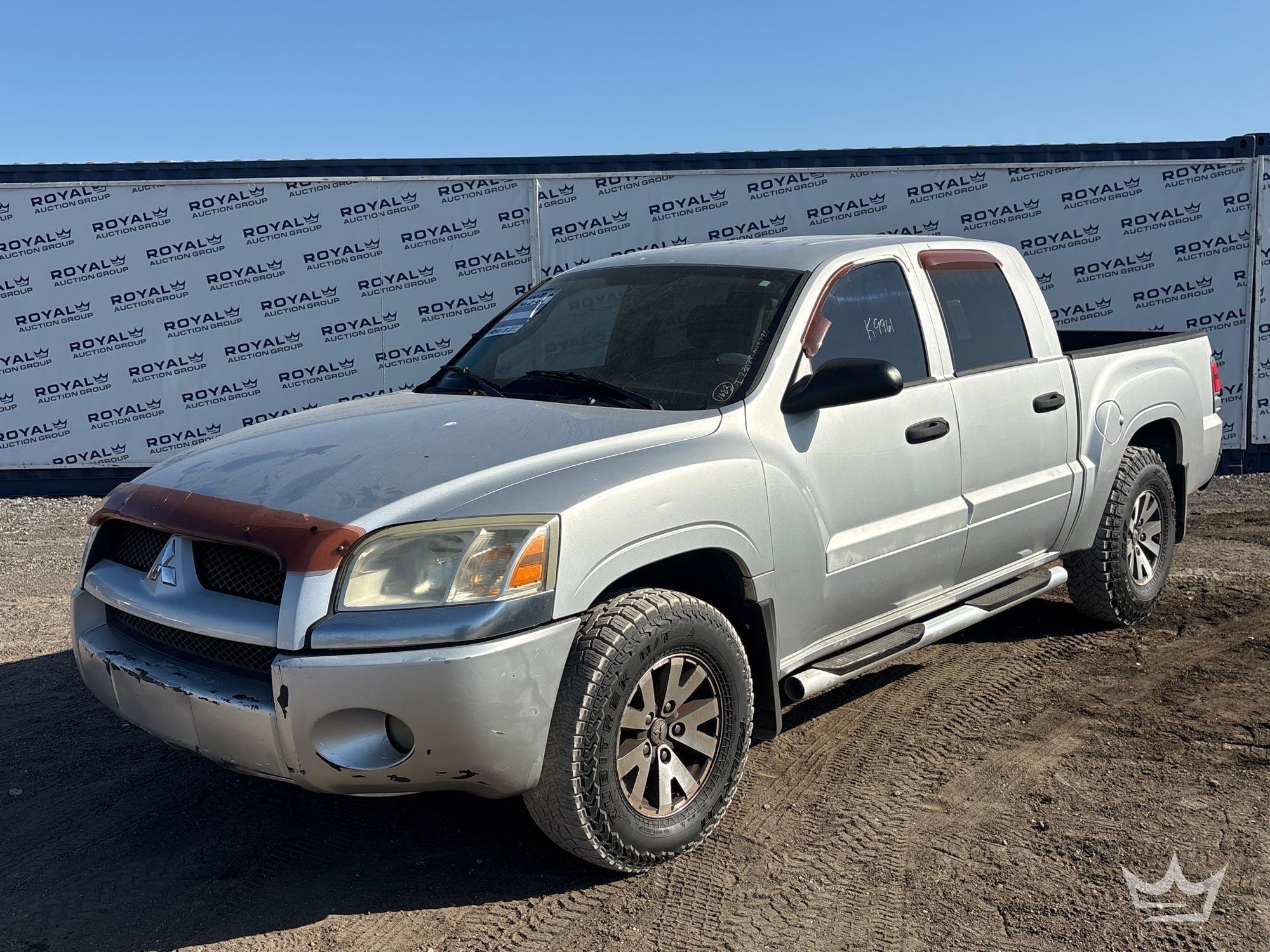 Photo of a 2008 Mitsubishi Raider