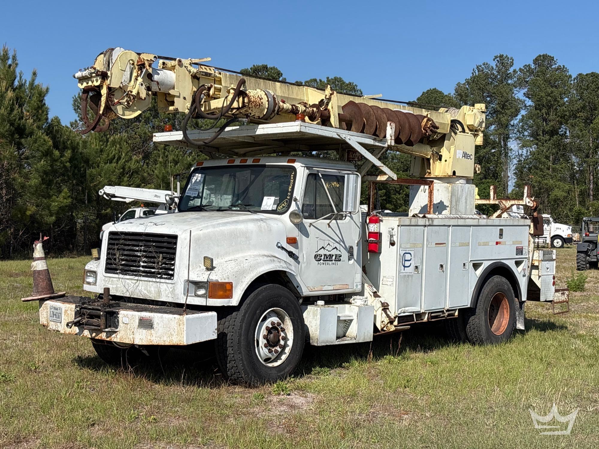 Photo of a 2001 International 4900