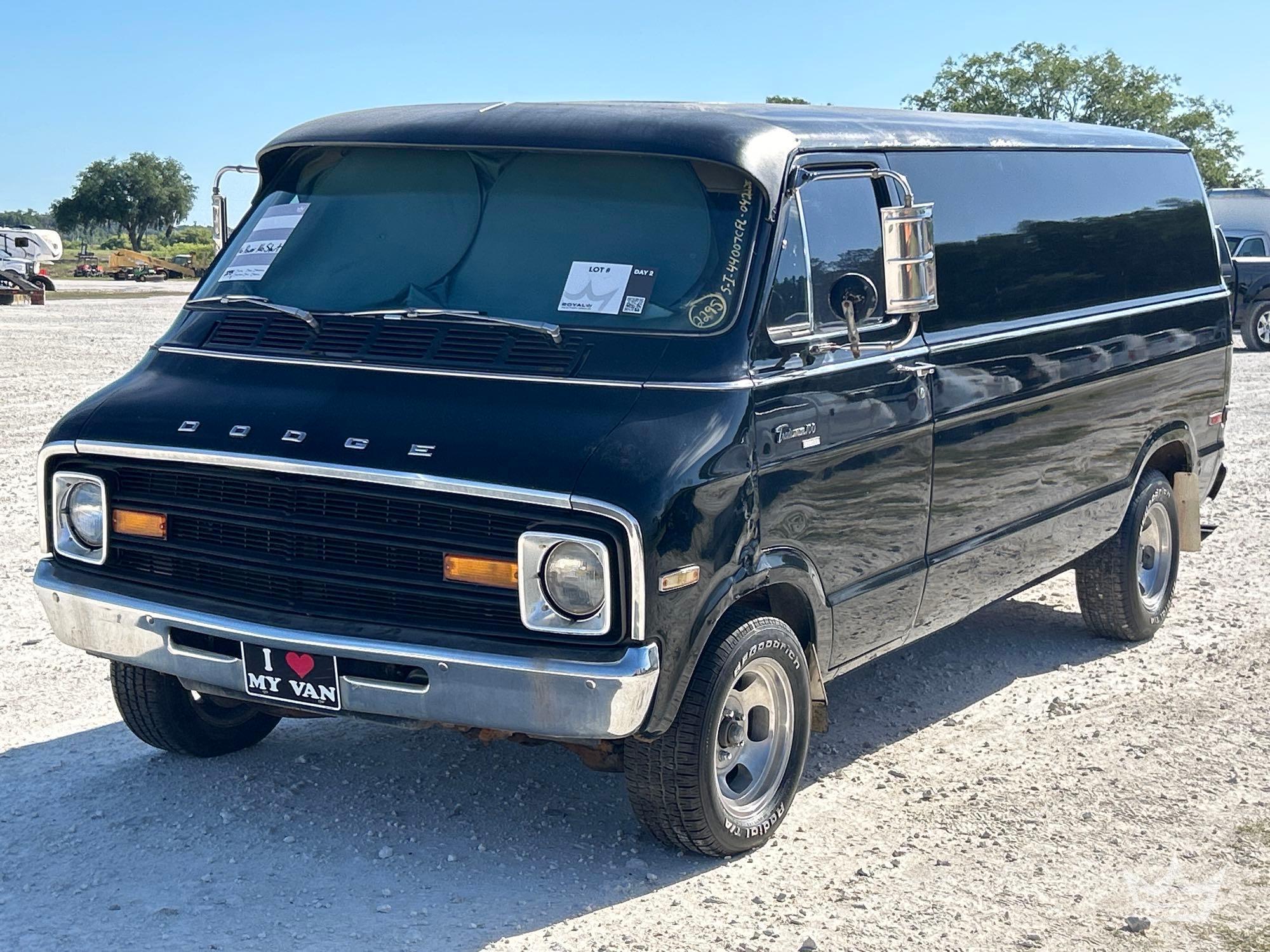 Photo of a 1977 Dodge B10