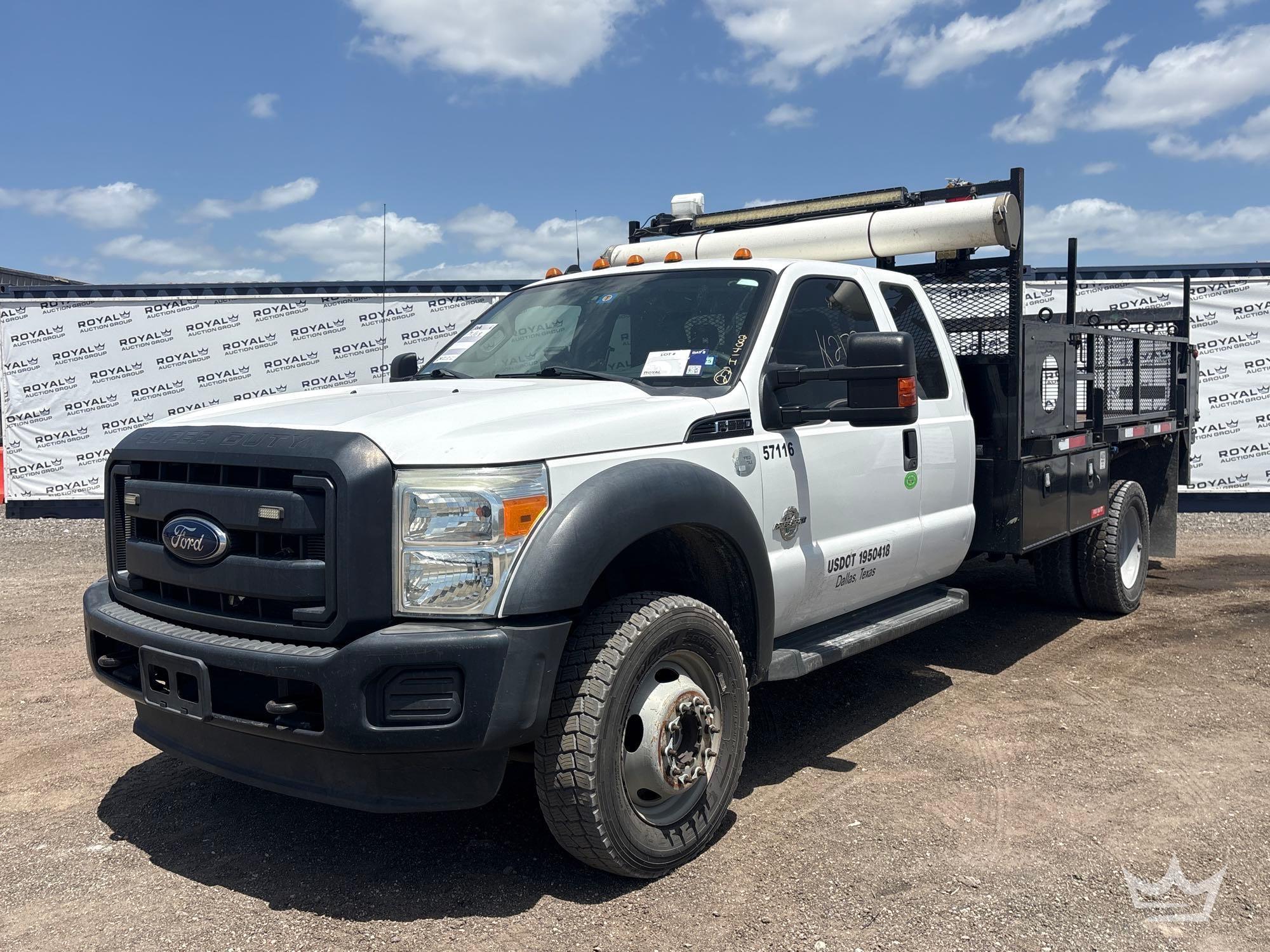 2016 Ford F-550 Ext. Cab 4x4 10ft. Stake Body Flatbed Truck