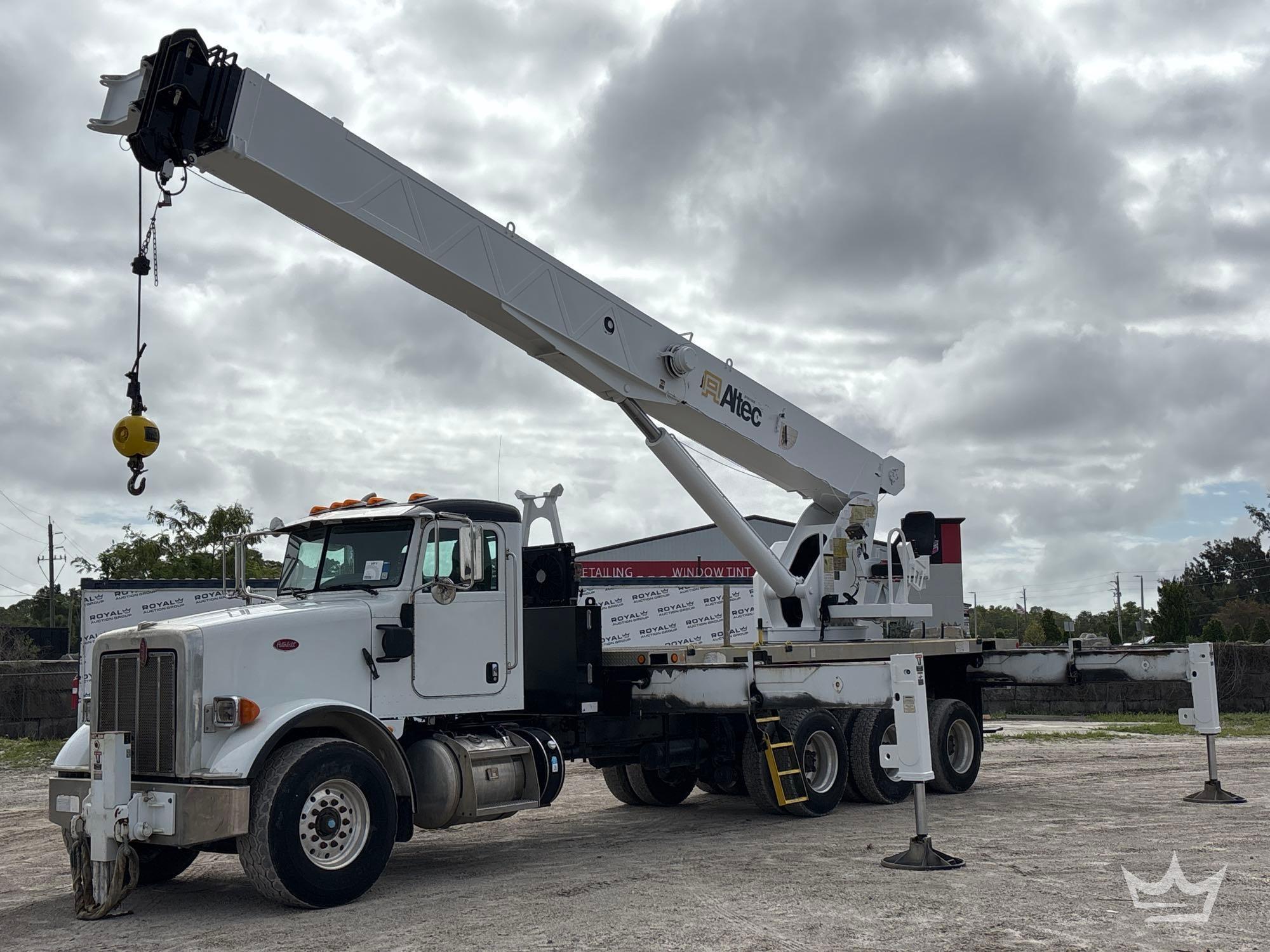 Photo of a 2011 Peterbilt 365