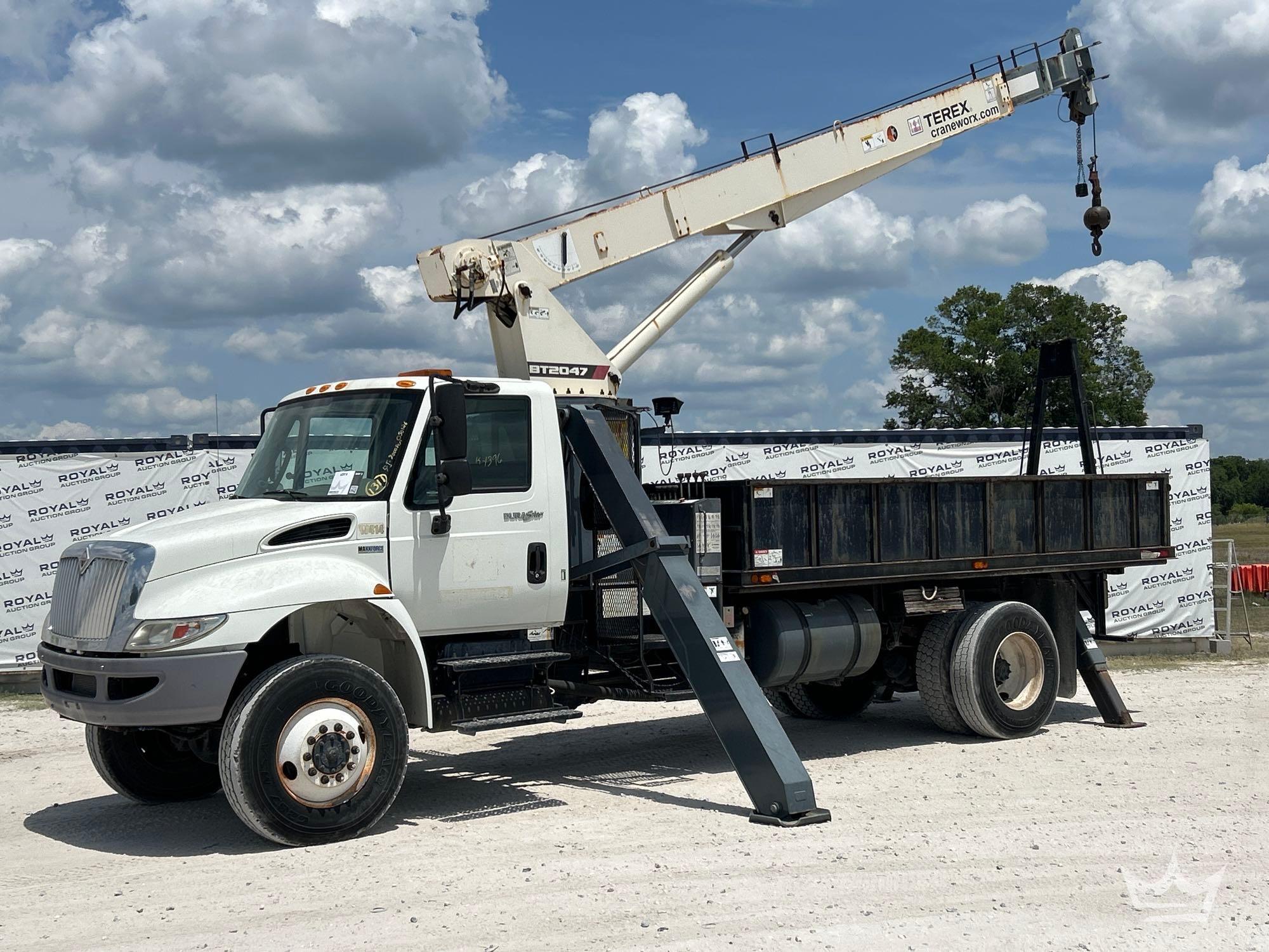 Photo of a 2014 International DuraStar 4300