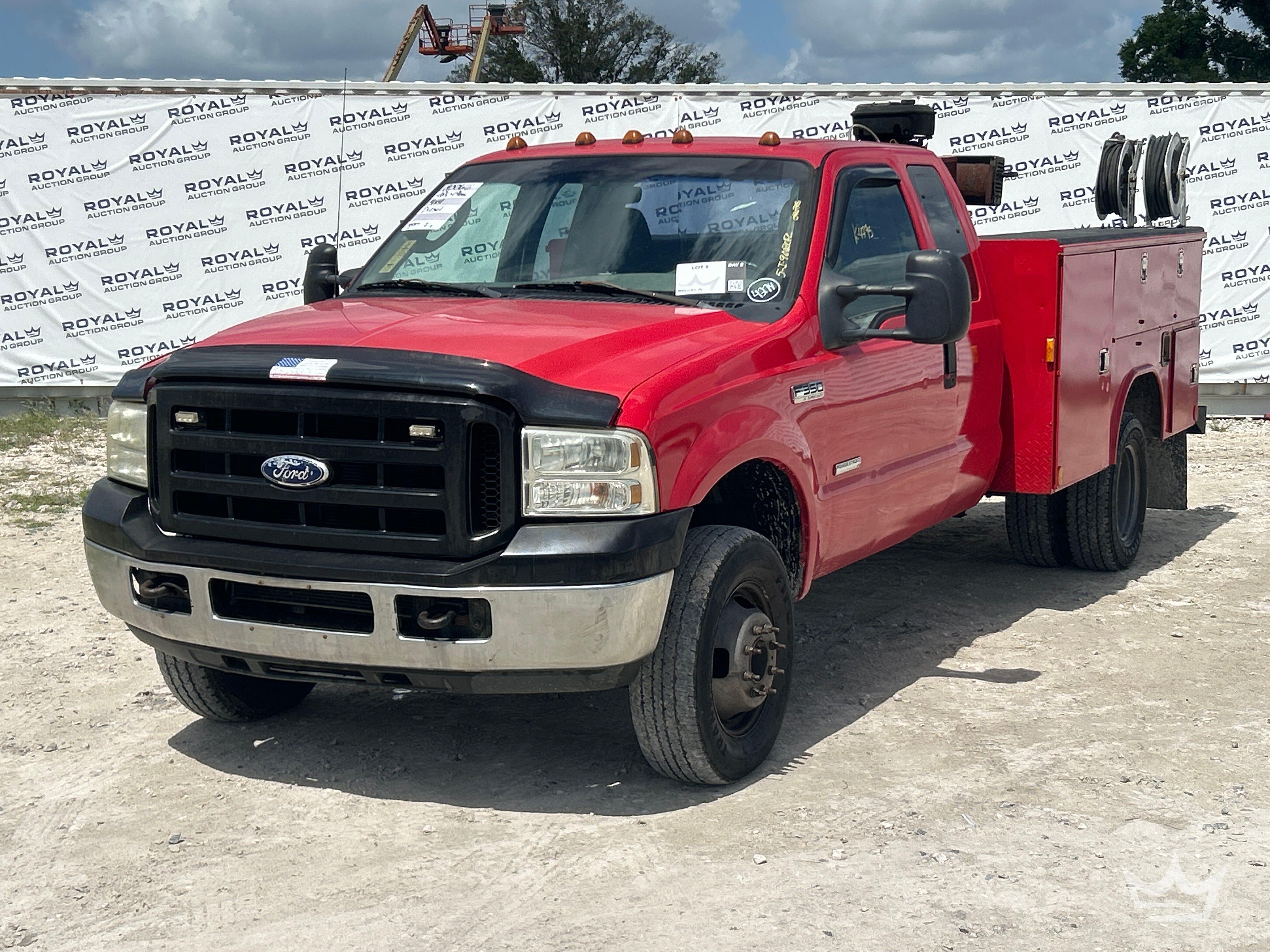 Photo of a 2006 Ford F-350