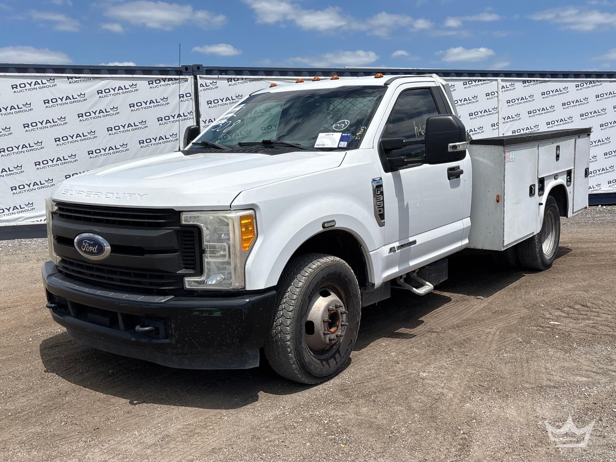 Photo of a 2017 Ford F-350