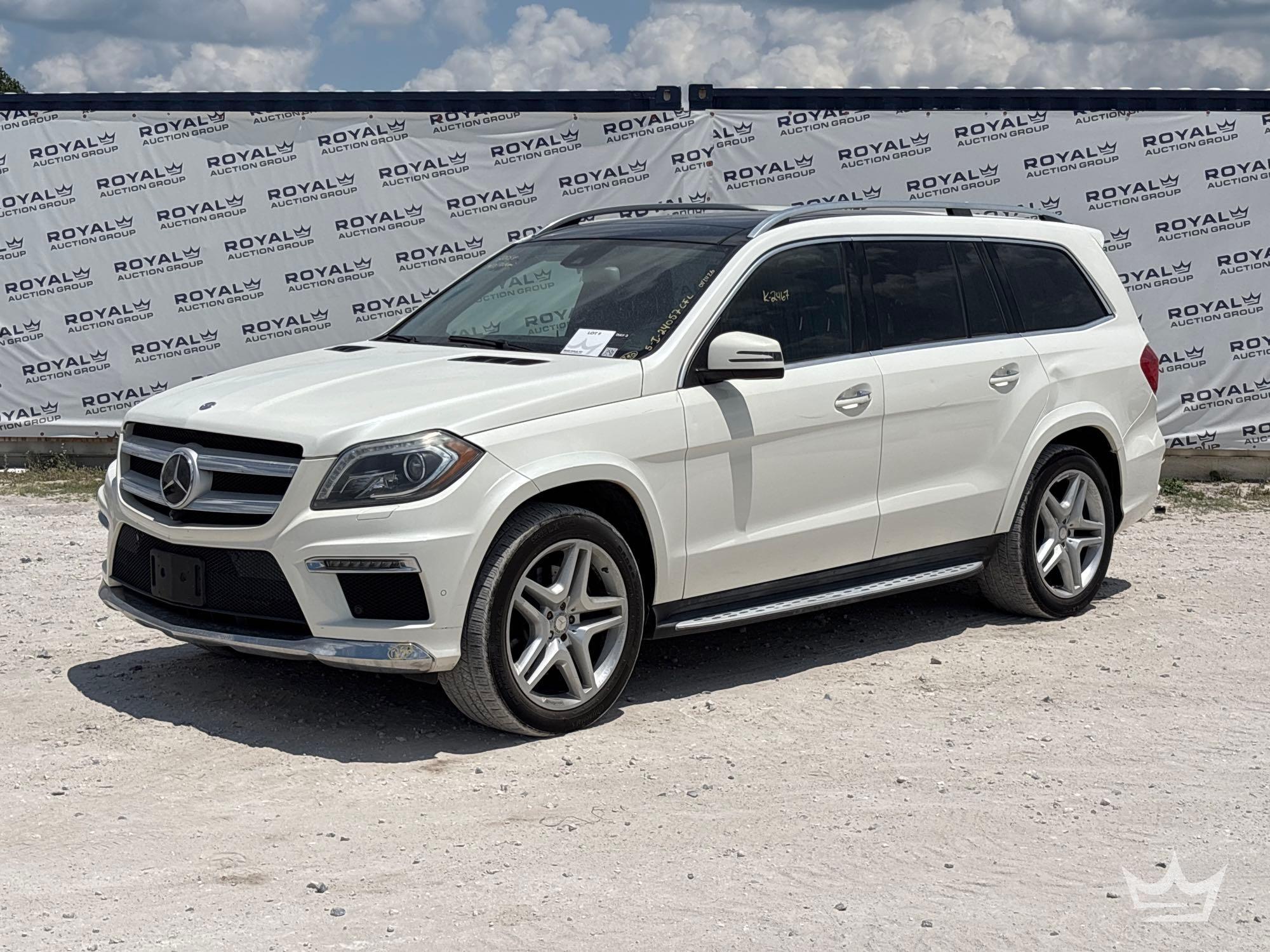 Photo of a 2015 Mercedes-Benz GL500