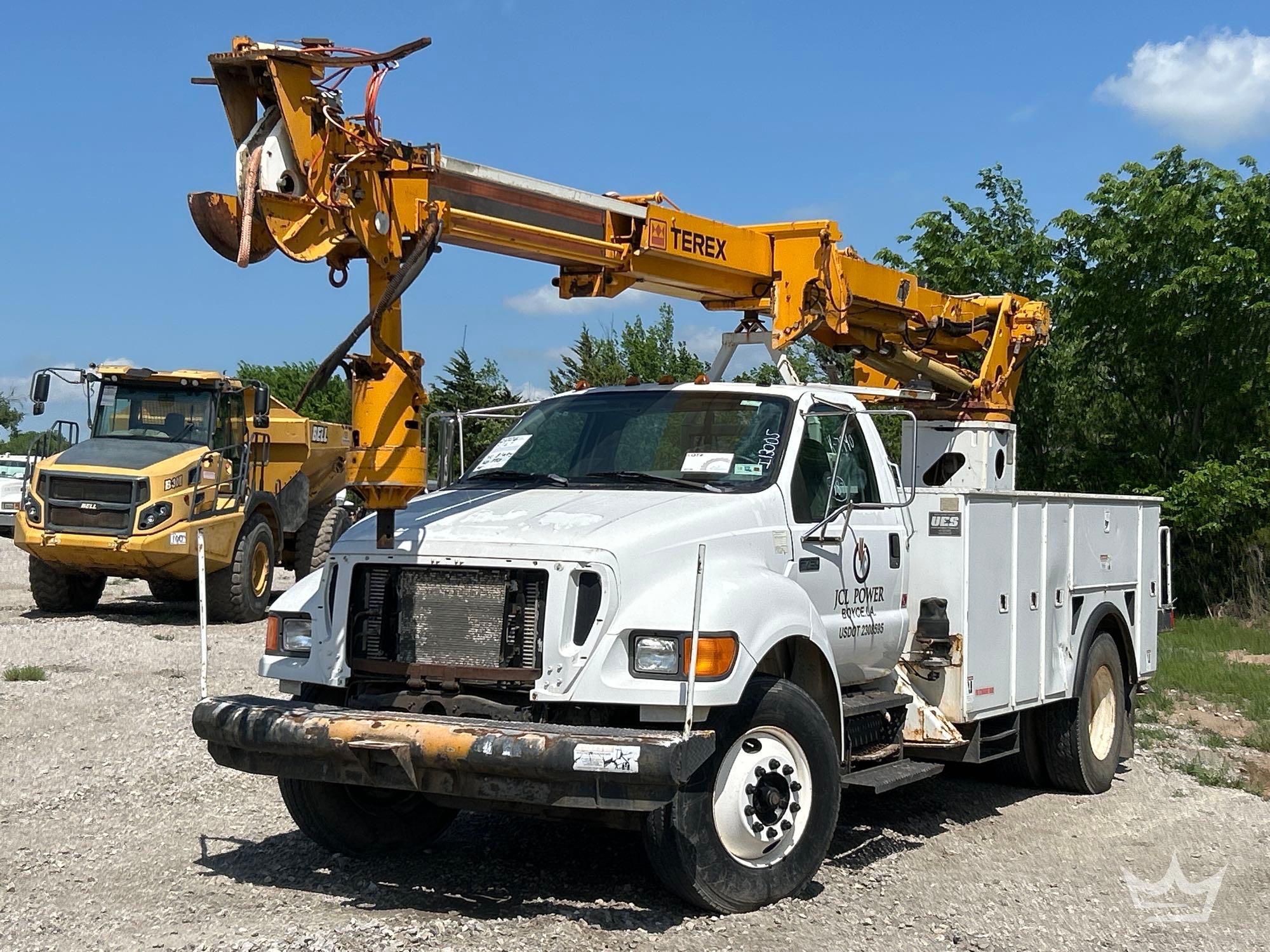 2006 Ford F-750 Terex Commander C4047 Digger Derrick Truck