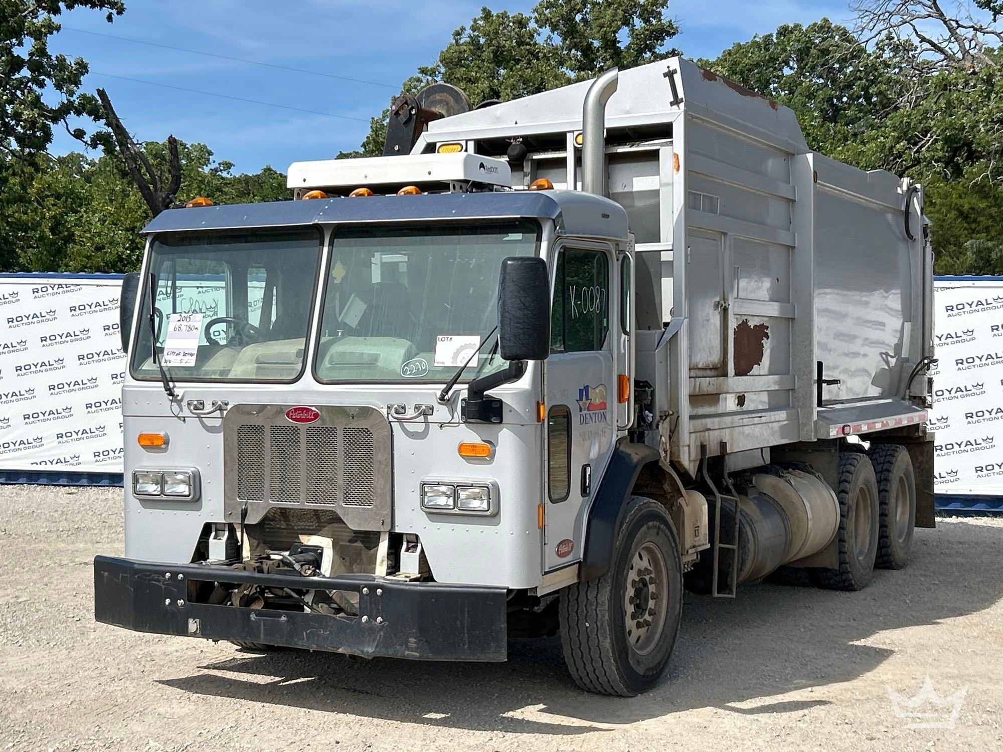 2015 Peterbilt 320 Champion/Challenger 36Yd Side Loader Garbage Truck
