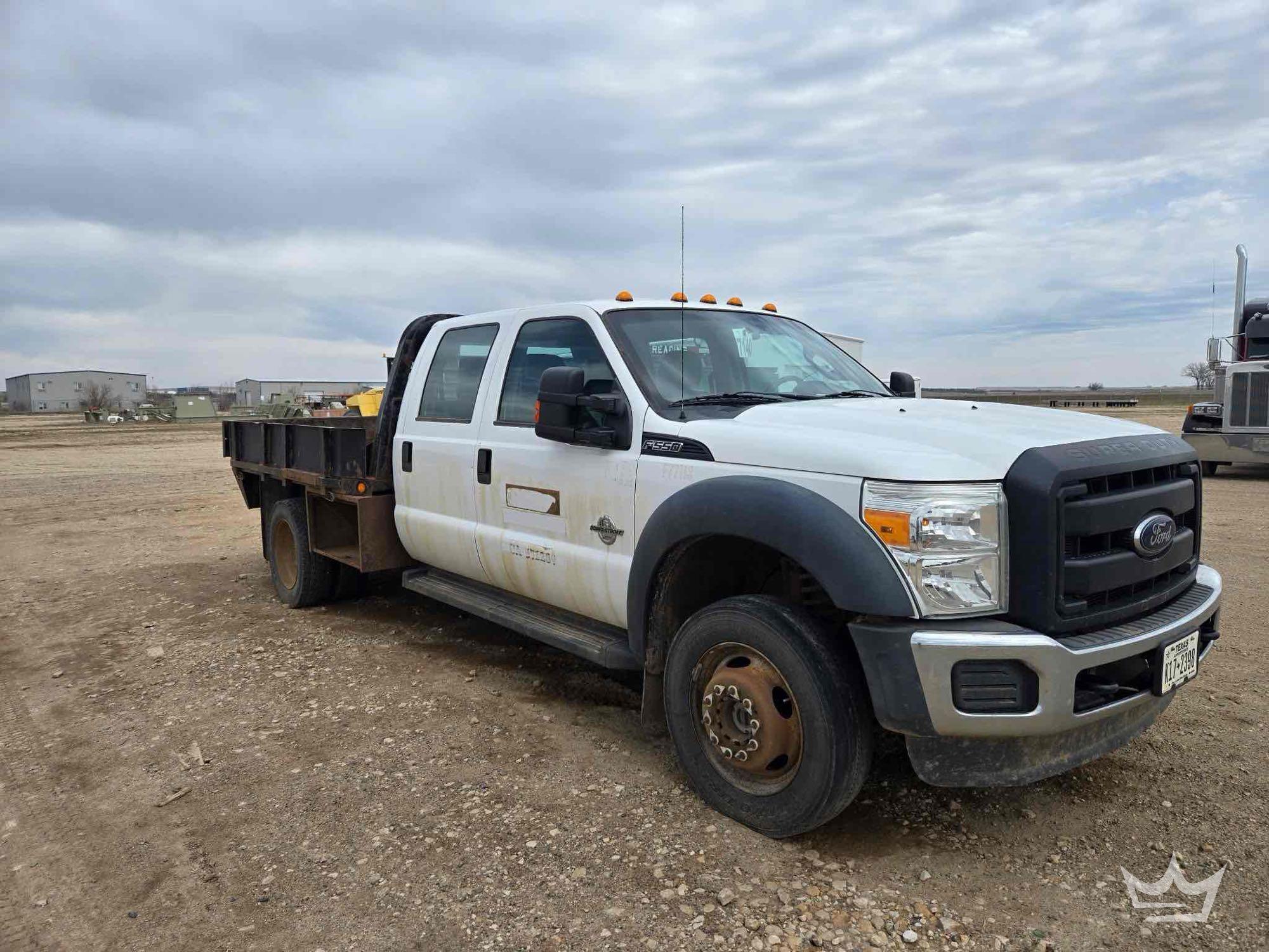 2014 Ford F-550 4x4 Crew Cab Flatbed Truck