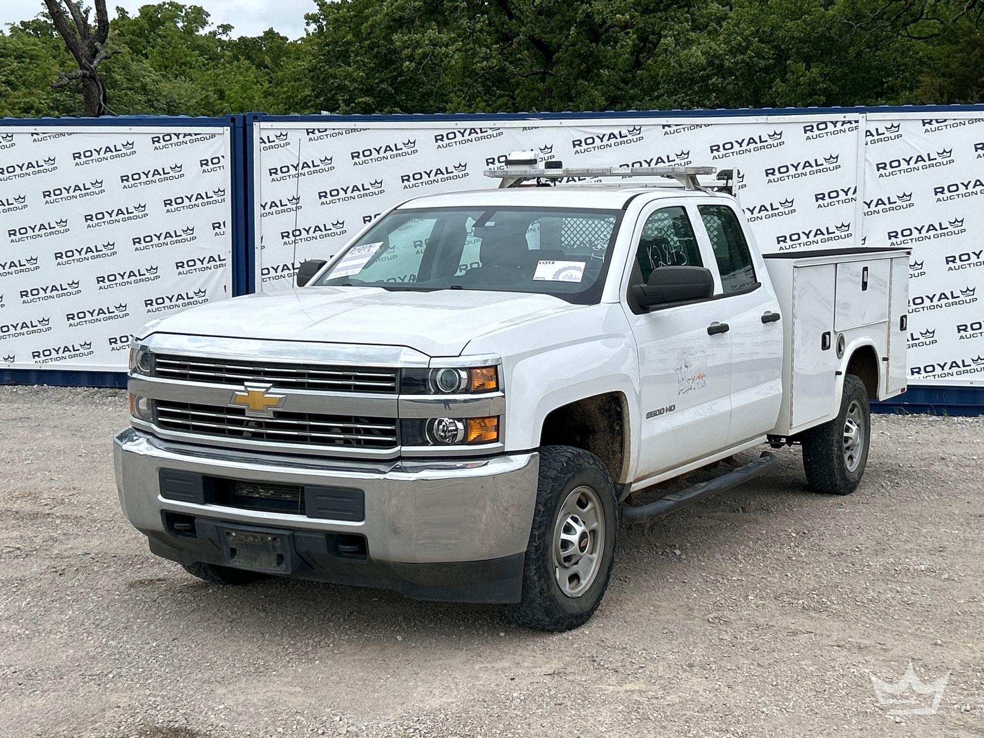 2015 Chevrolet Silverado 2500HD Crew Cab Knapheide Service Truck