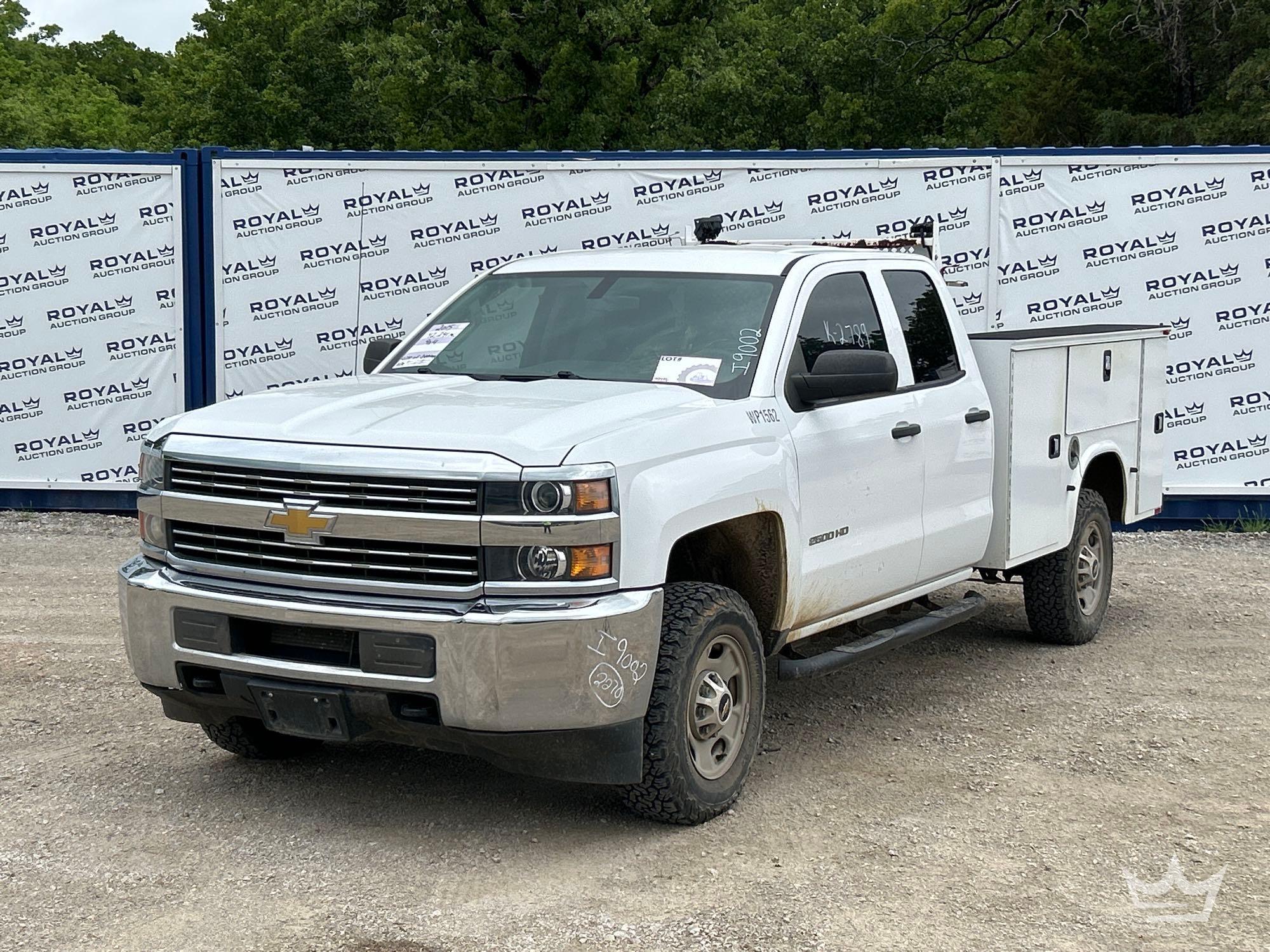2015 Chevrolet Silverado 2500HD 4x4 Crew Cab Knapheide Service Truck