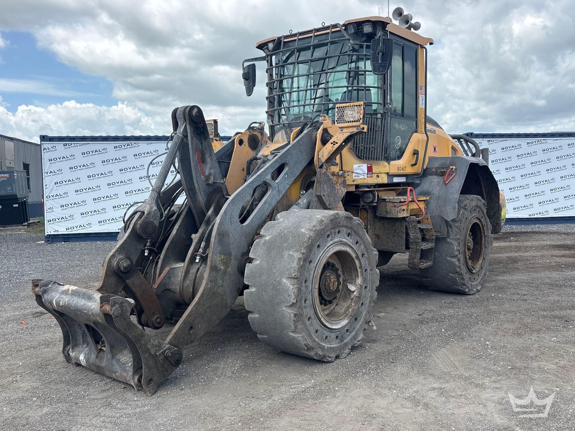 Photo of a 2019 Volvo L90H