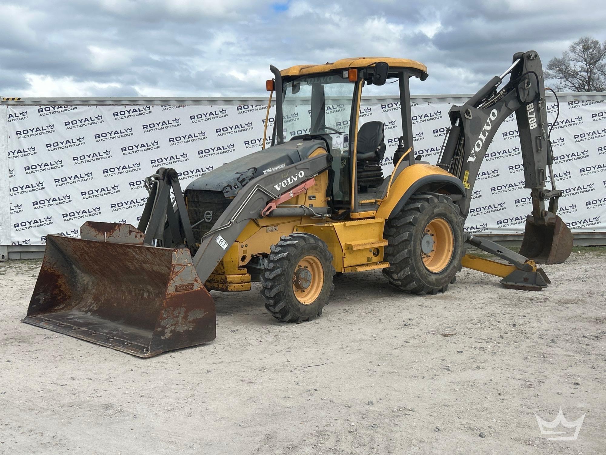 Photo of a 2013 Volvo BL70B 