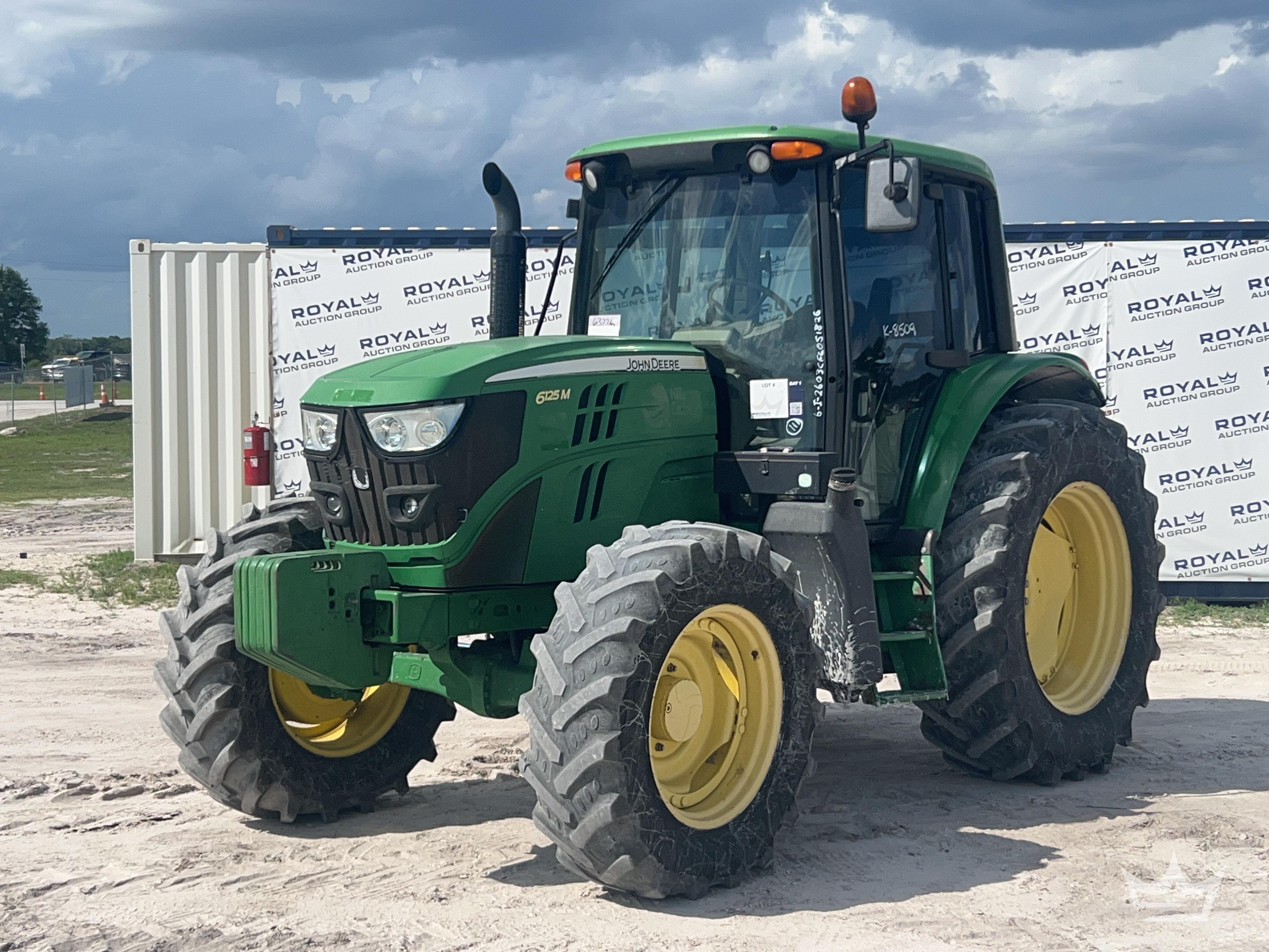 Photo of a 2014 John Deere 6125M