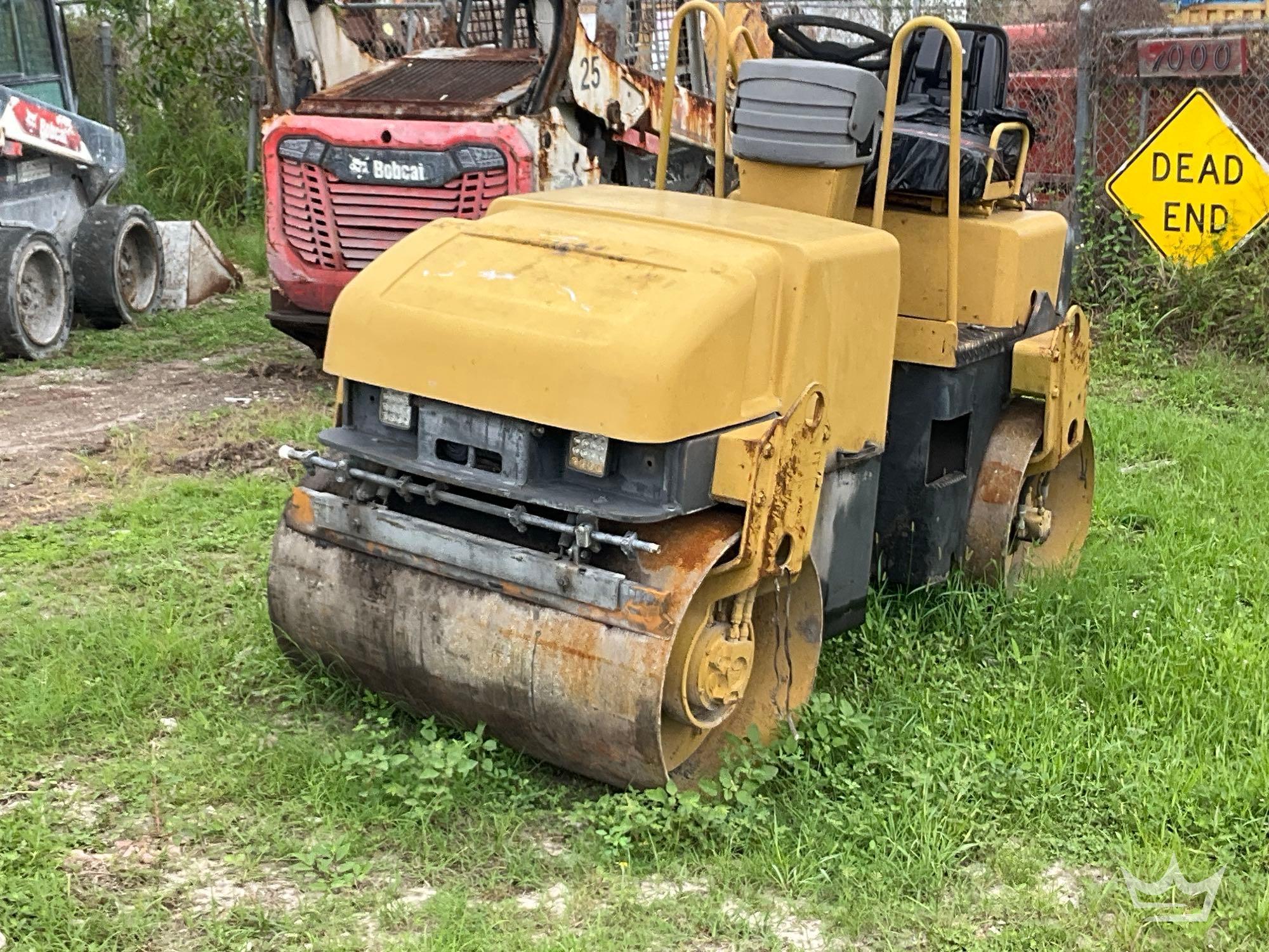Photo of a  Caterpillar CB-224E