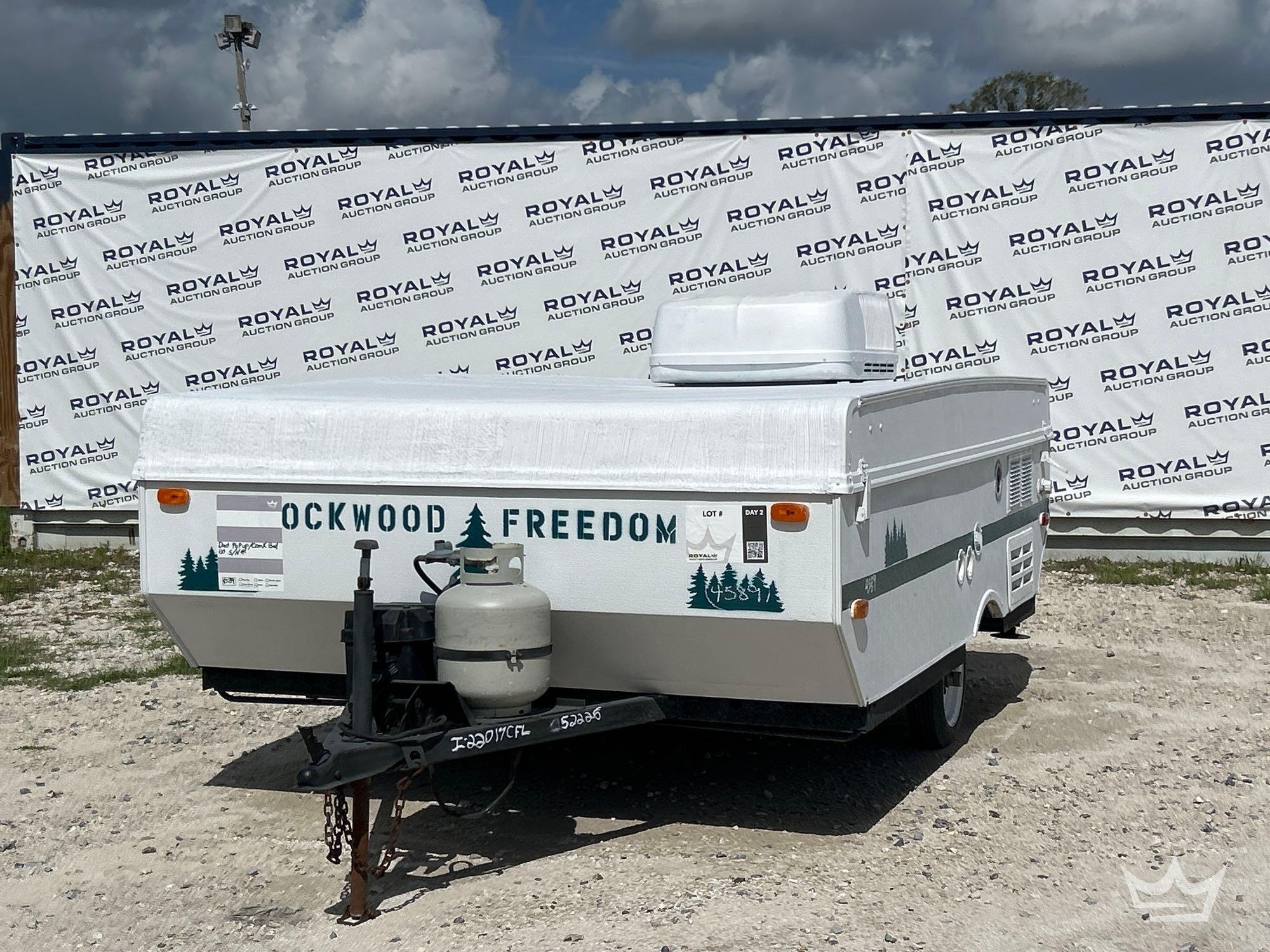 2004 Forest River Rockwood Freedom 1640LTD 18ft Pop-Up Camper