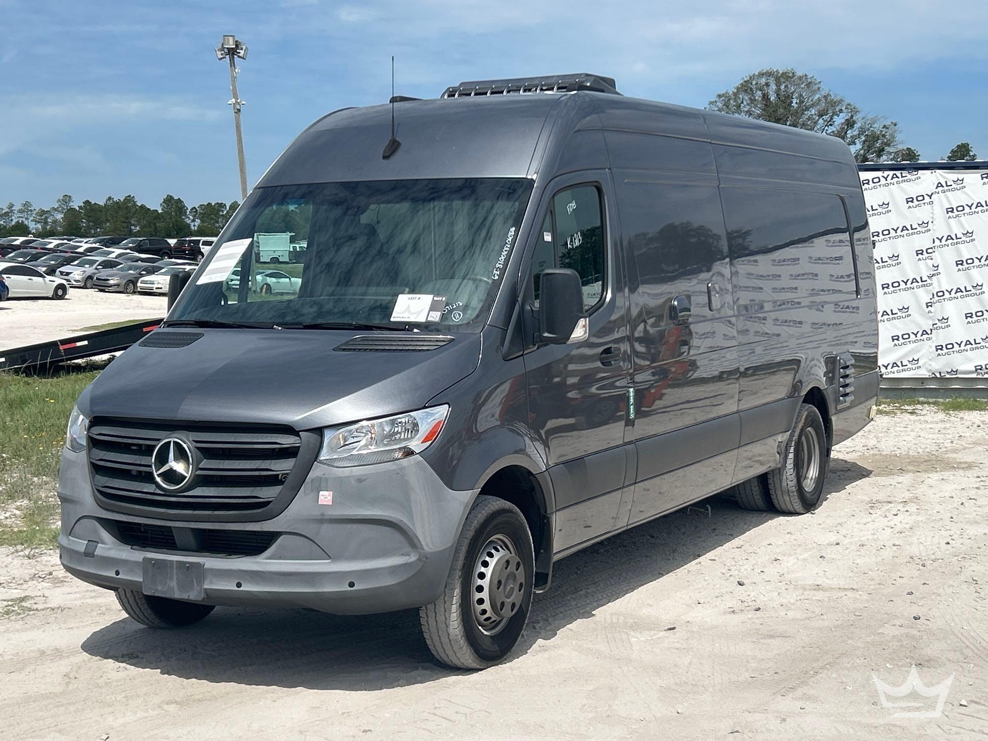 Photo of a 2021 Mercedes-Benz 4500