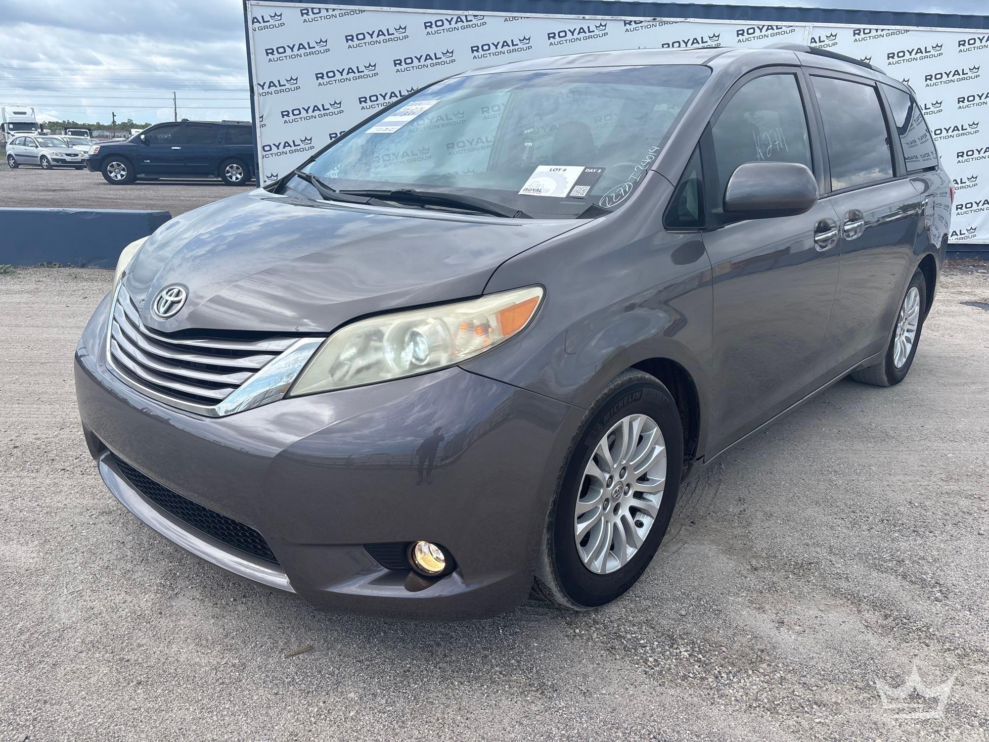 Photo of a 2016 Toyota Sienna