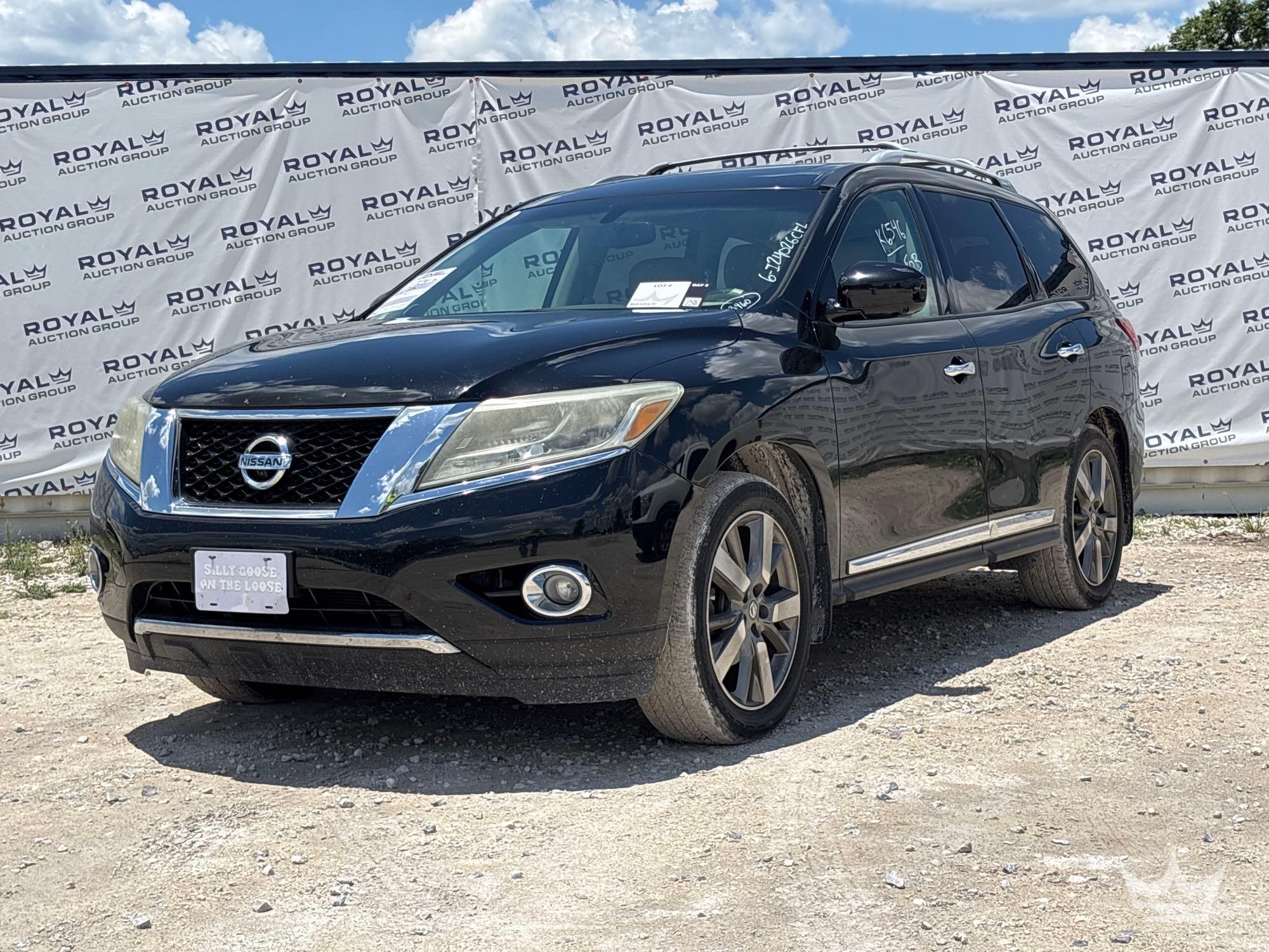 2014 Nissan Pathfinder 4X4 SUV