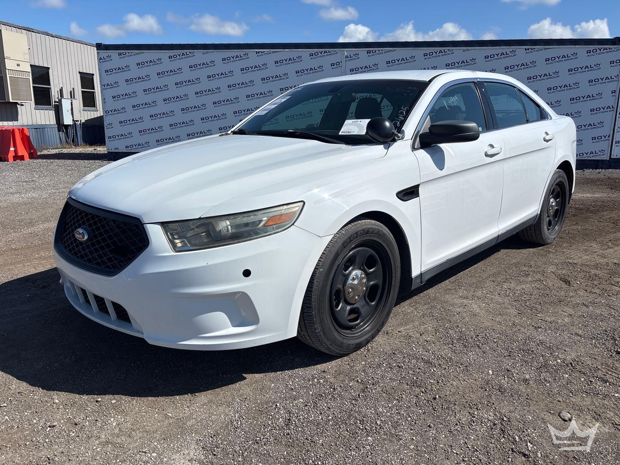 Photo of a 2013 Ford Taurus