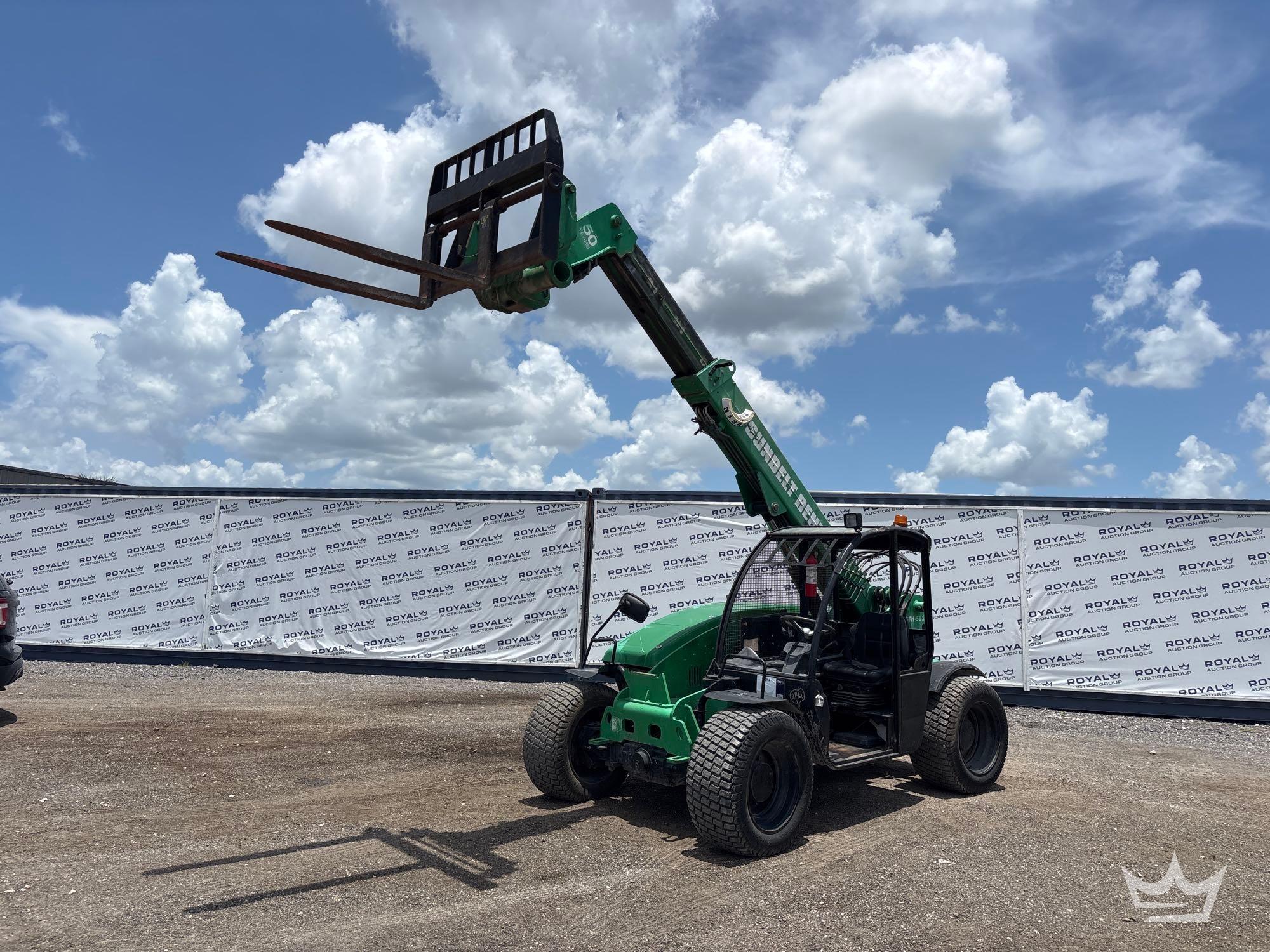 Photo of a 2016 Genie GTH5519