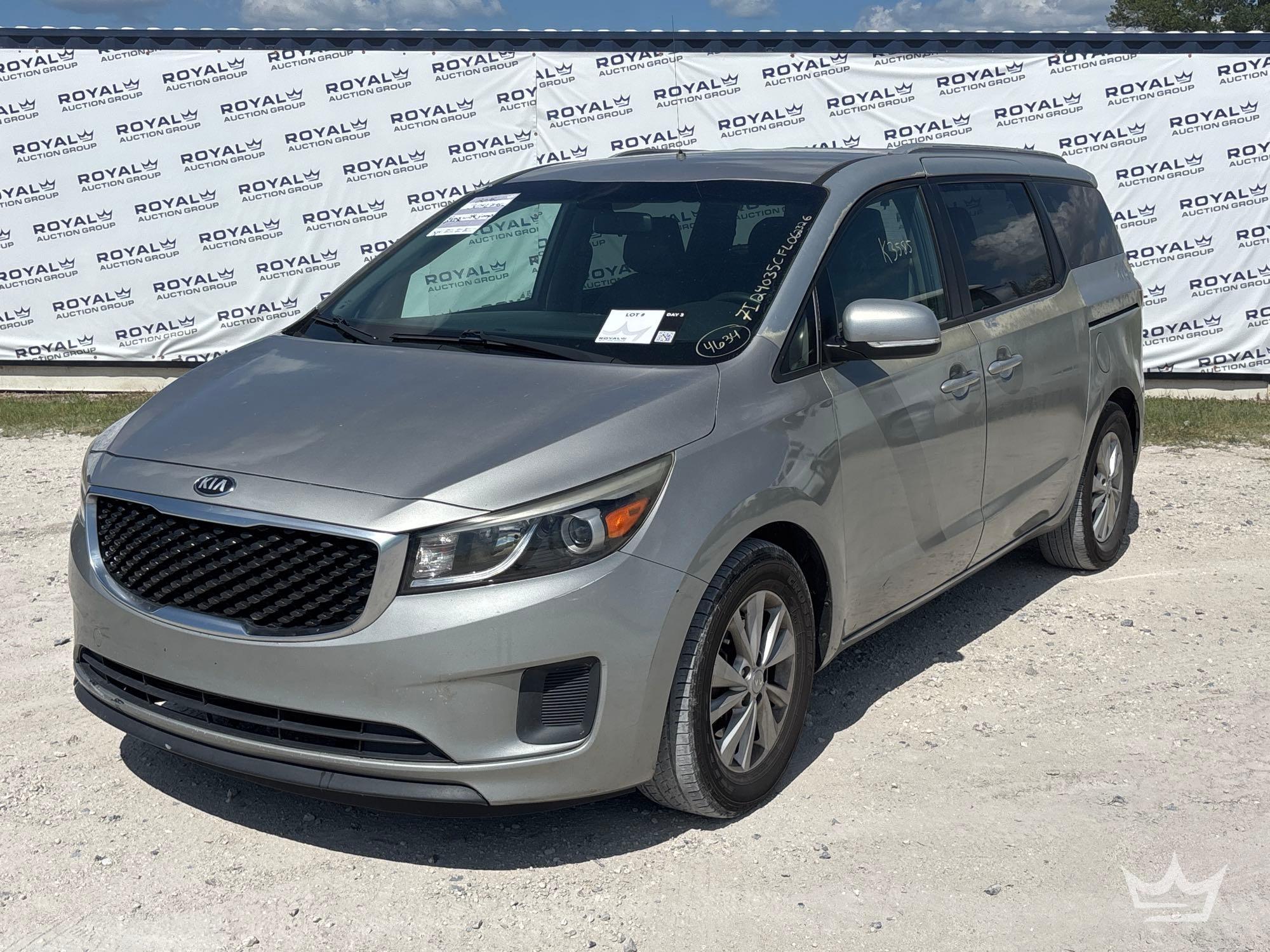 2016 KIA Sedona Van