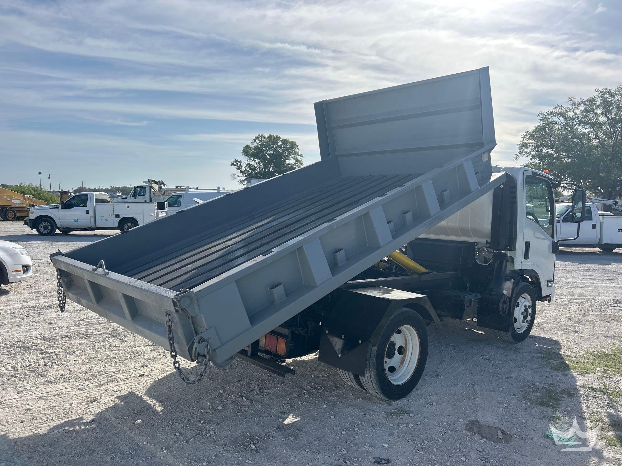 Photo of a 2023 Isuzu NPRHD