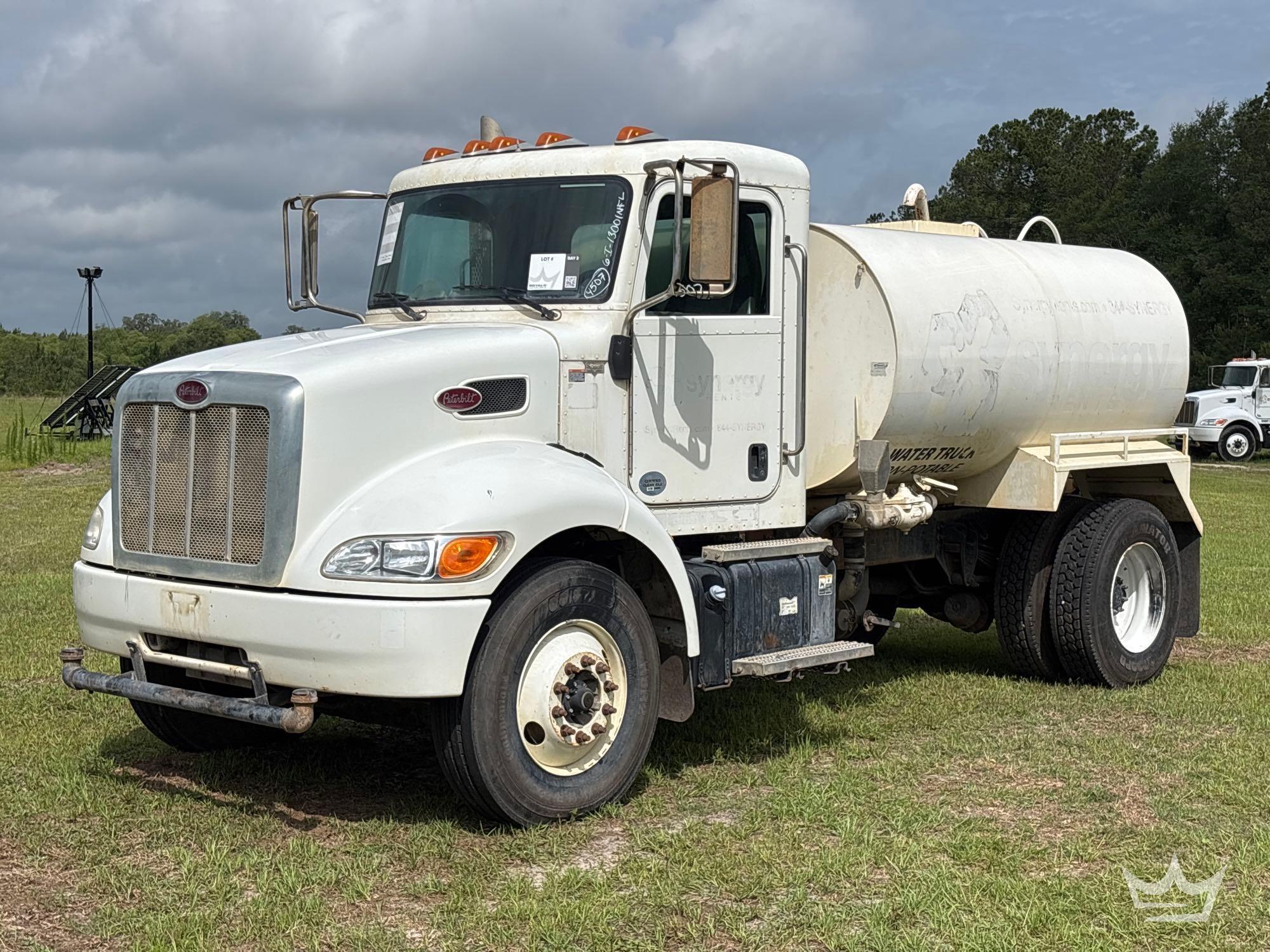 Photo of a 2017 Peterbilt 337