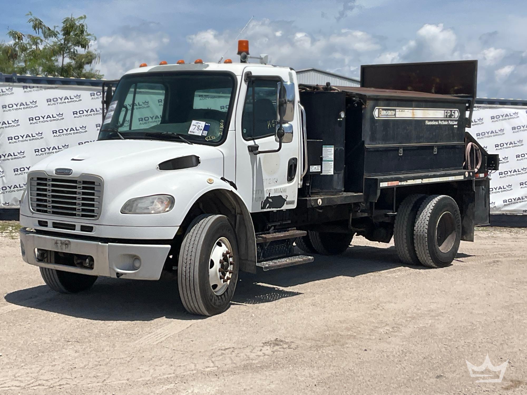 Photo of a 2007 Freightliner M2 106