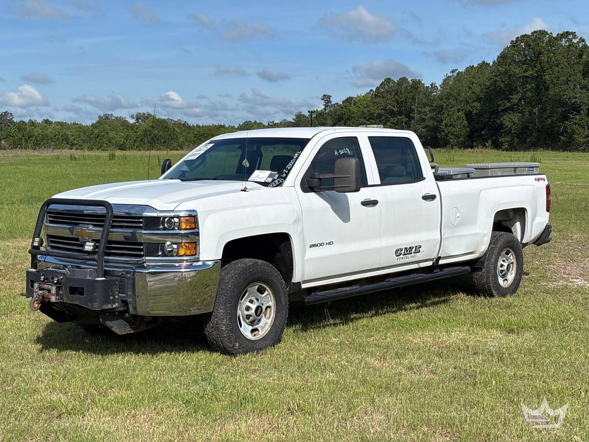 2015 Chevrolet Silverado 2500HD 4x4 Crew Cab Pickup Truck