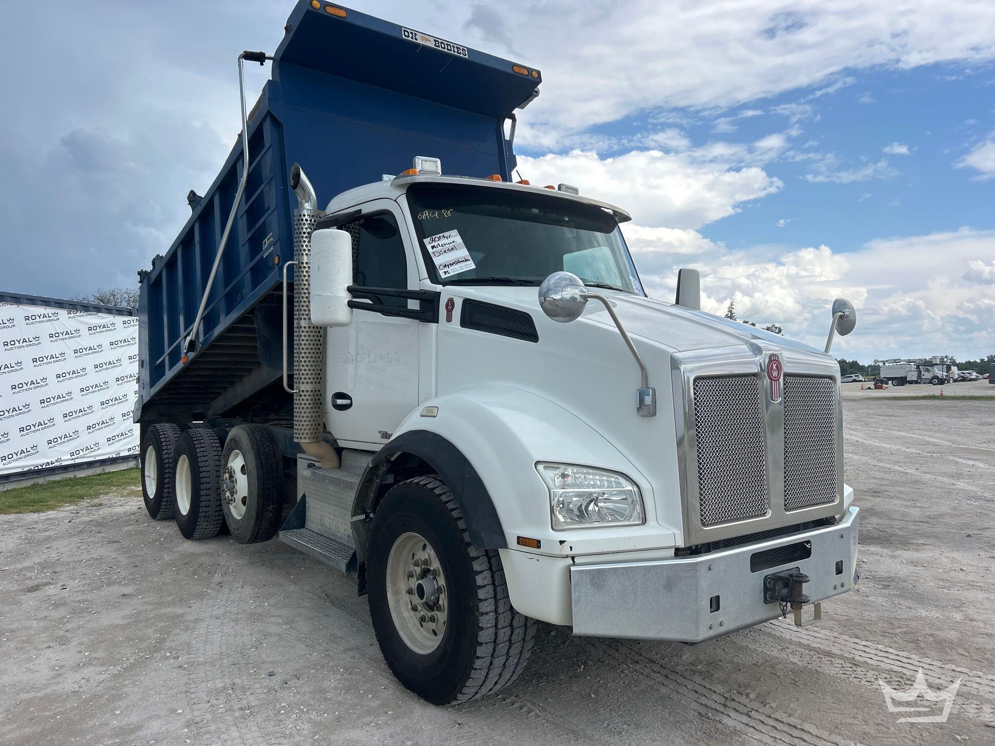 Photo of a 2017 Kenworth T880