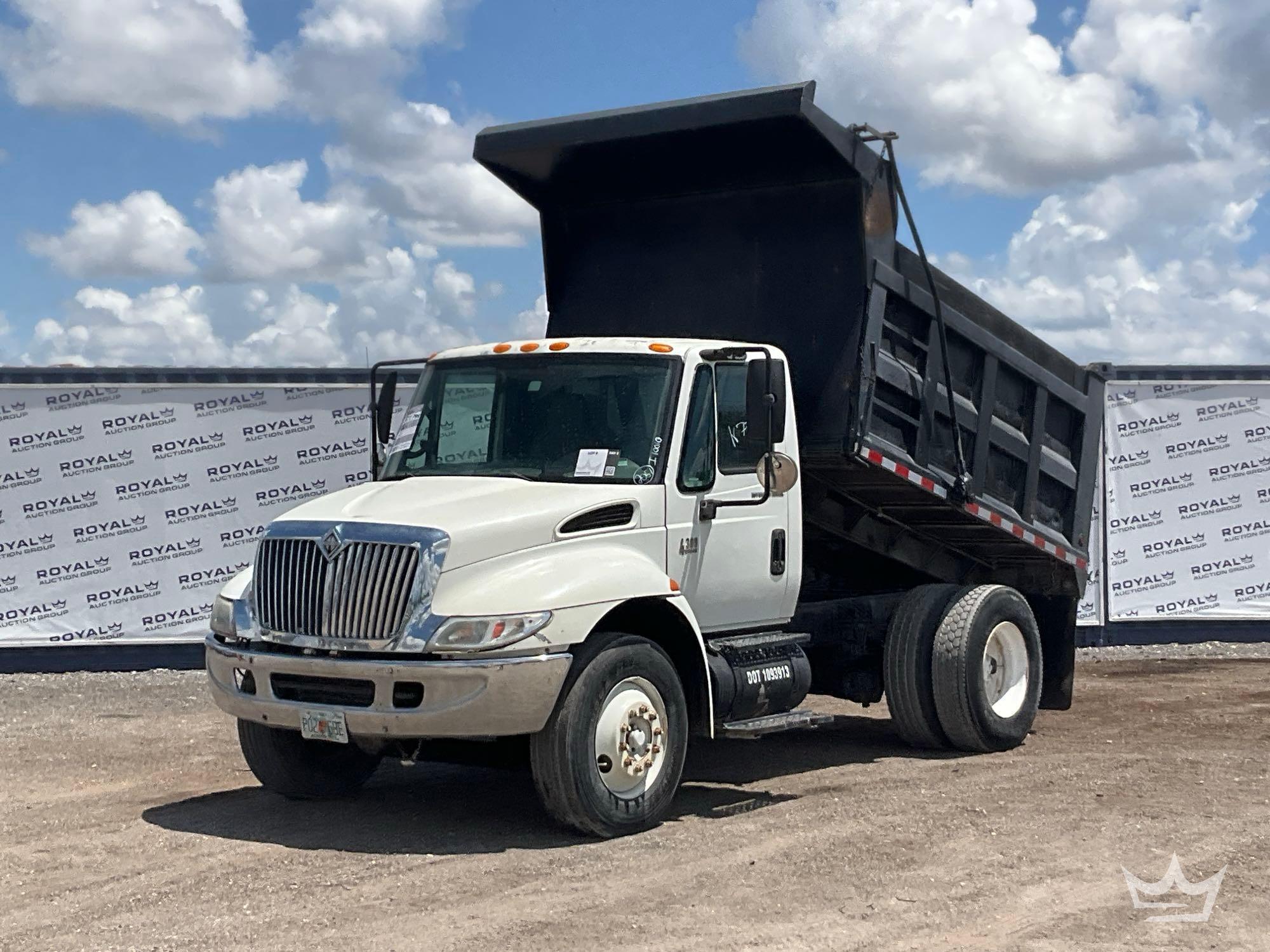 2006 International 4300 S/A Dump Truck