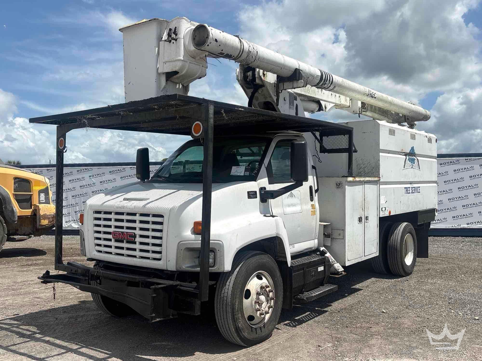 2005 GMC C7500 Altec LRV55 55ft. Forestry Bucket Truck