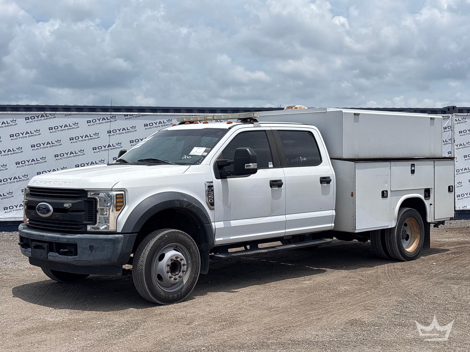 Photo of a 2018 Ford F-550